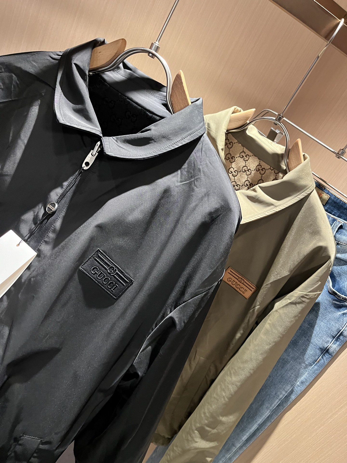   Gucc*古家 ⚠️双面夹克！2025秋冬最新系列！男女同款👫夹克外套，贸易公司渠道稀出，同步官网发