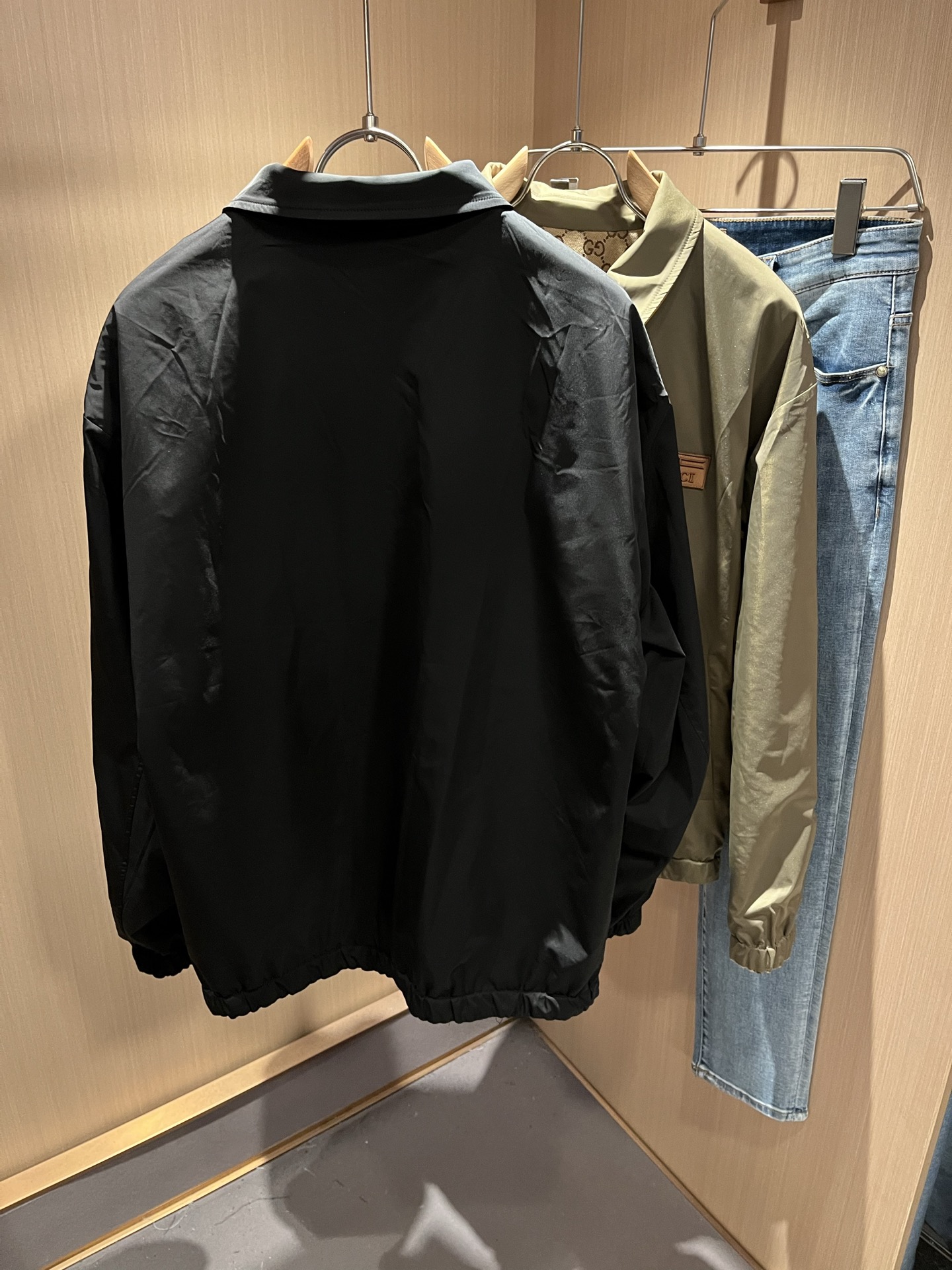   Gucc*古家 ⚠️双面夹克！2025秋冬最新系列！男女同款👫夹克外套，贸易公司渠道稀出，同步官网发