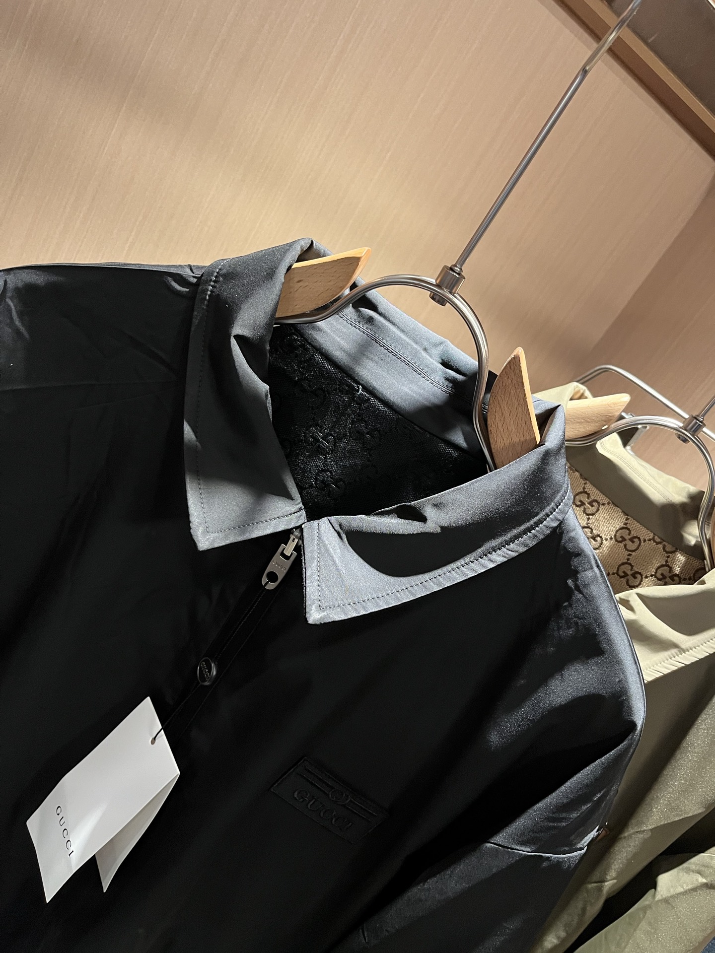   Gucc*古家 ⚠️双面夹克！2025秋冬最新系列！男女同款👫夹克外套，贸易公司渠道稀出，同步官网发