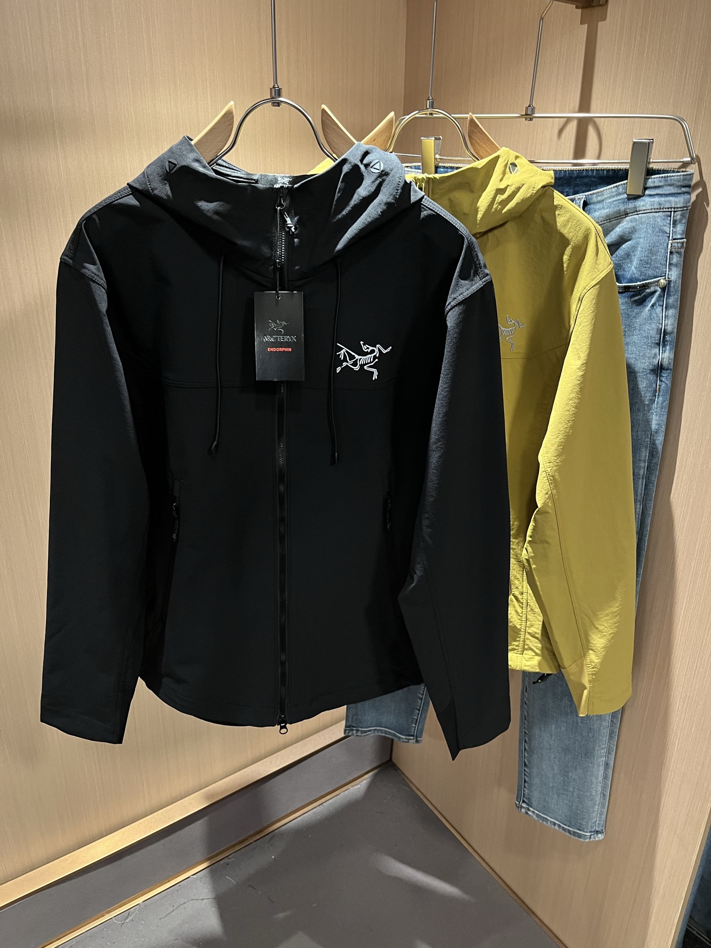  ARCTER*X始*祖鸟 2025秋冬新款男女同款👫夹克外套，户外品牌可能大家第一想到的就是加拿大鹅、