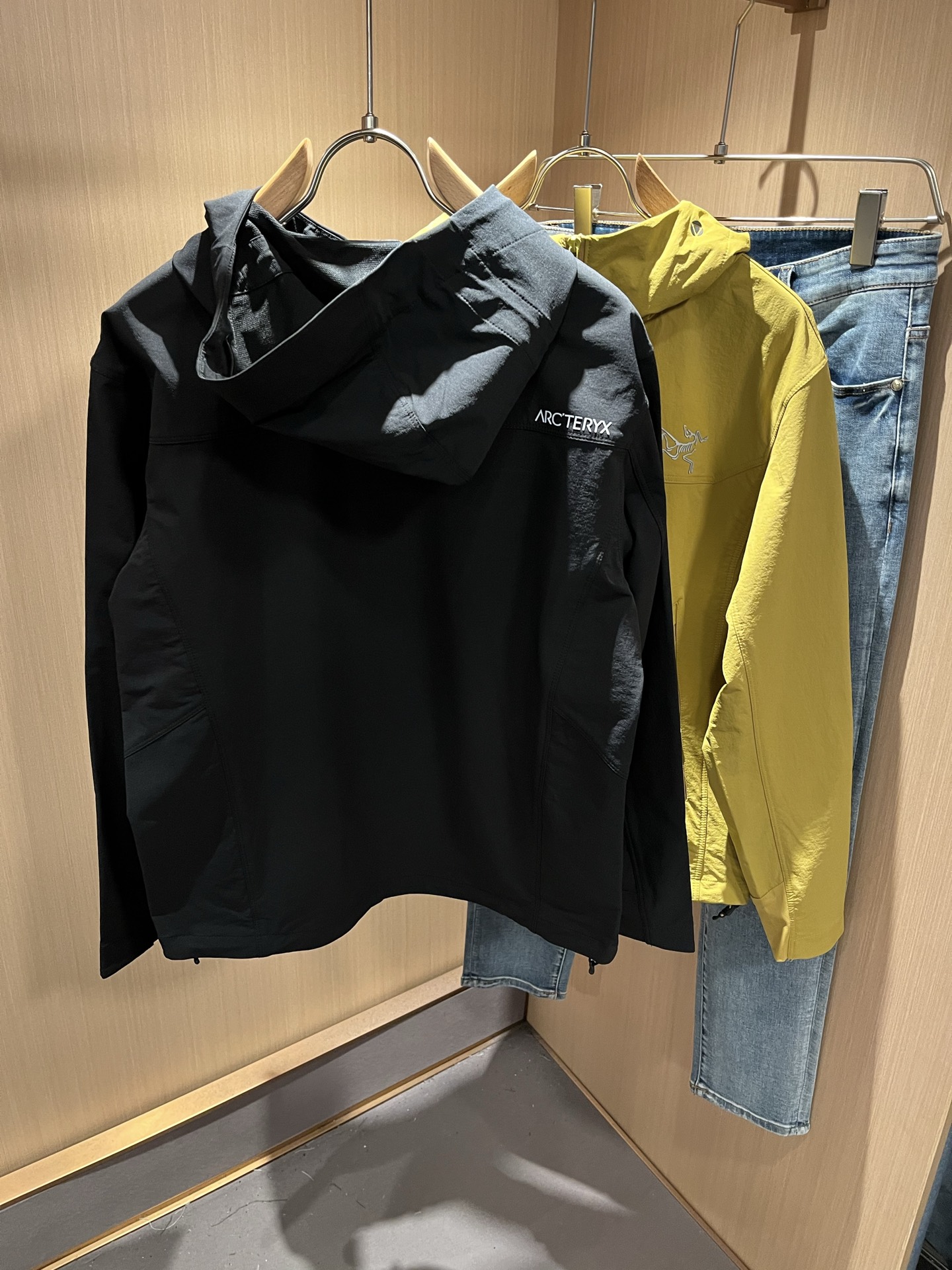  ARCTER*X始*祖鸟 2025秋冬新款男女同款👫夹克外套，户外品牌可能大家第一想到的就是加拿大鹅、