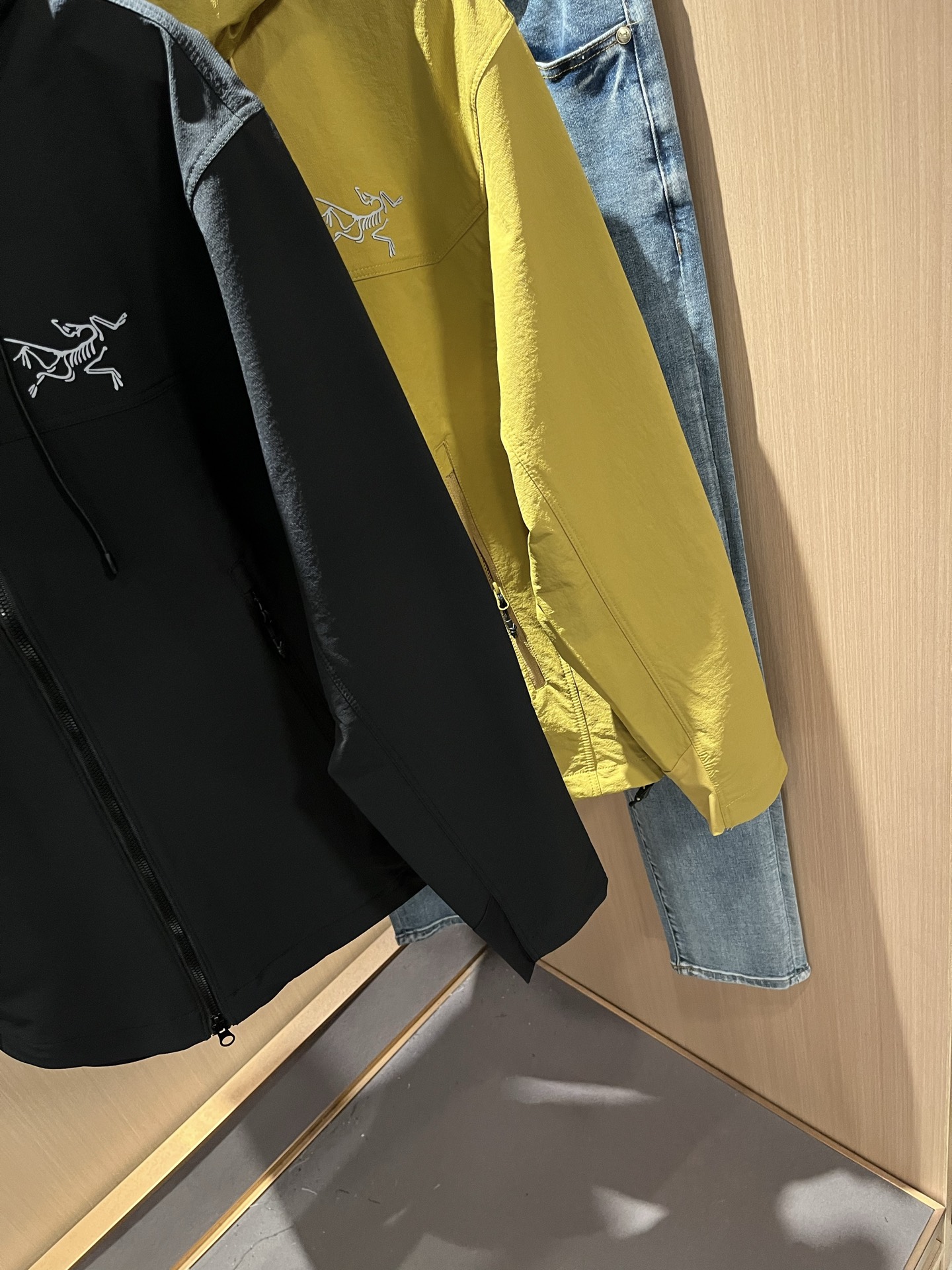  ARCTER*X始*祖鸟 2025秋冬新款男女同款👫夹克外套，户外品牌可能大家第一想到的就是加拿大鹅、