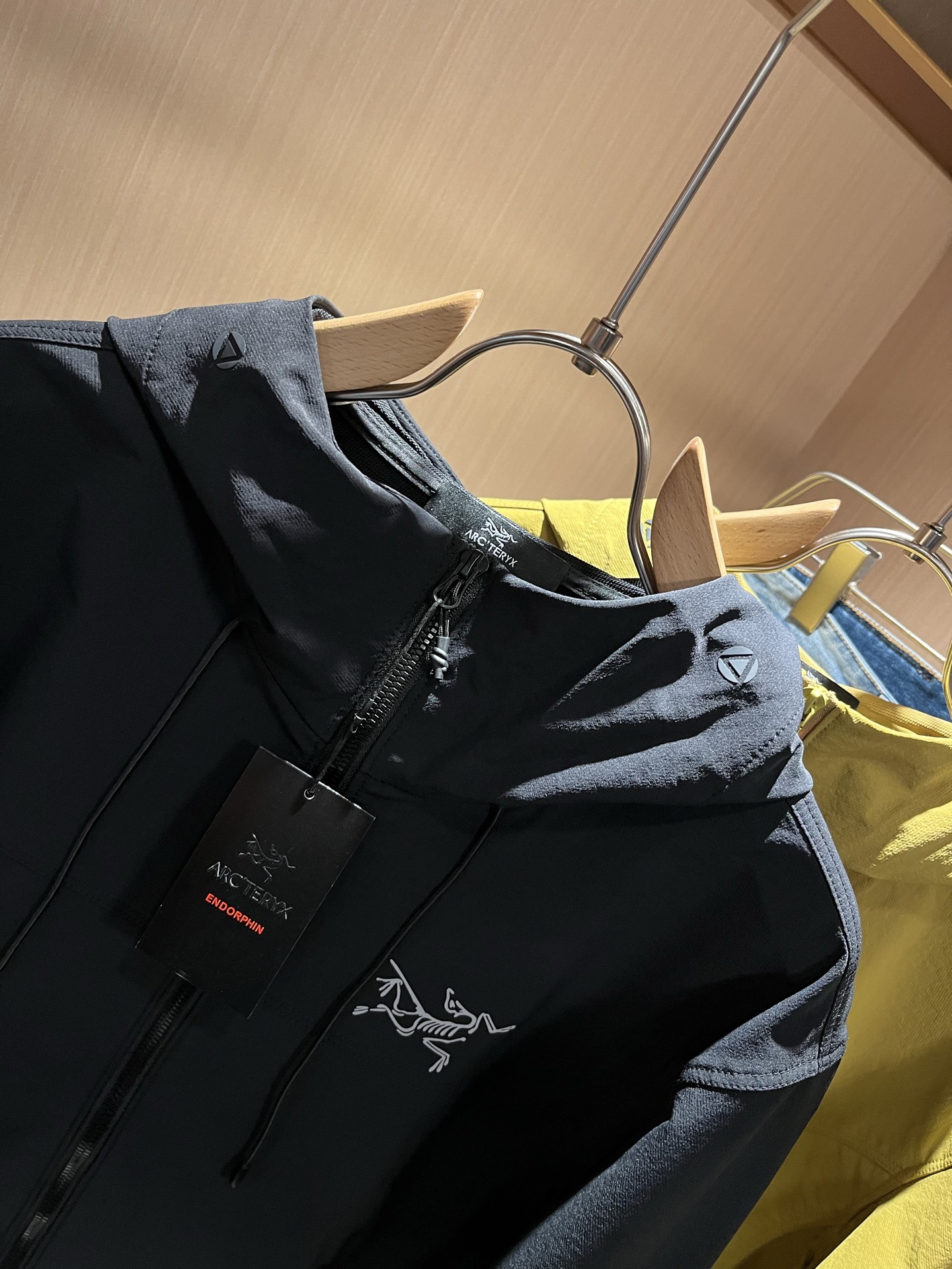  ARCTER*X始*祖鸟 2025秋冬新款男女同款👫夹克外套，户外品牌可能大家第一想到的就是加拿大鹅、