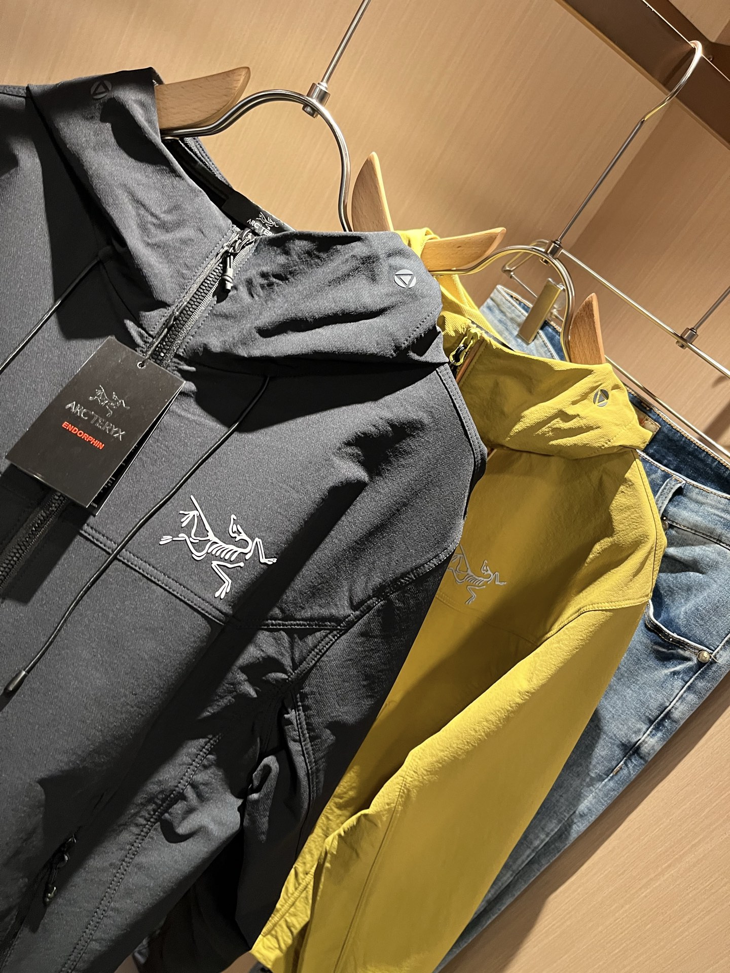  ARCTER*X始*祖鸟 2025秋冬新款男女同款👫夹克外套，户外品牌可能大家第一想到的就是加拿大鹅、