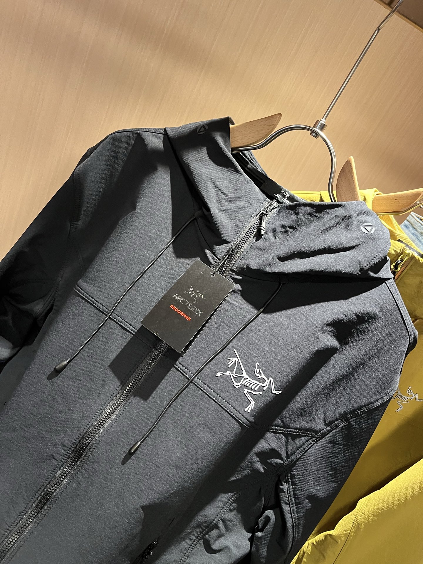  ARCTER*X始*祖鸟 2025秋冬新款男女同款👫夹克外套，户外品牌可能大家第一想到的就是加拿大鹅、