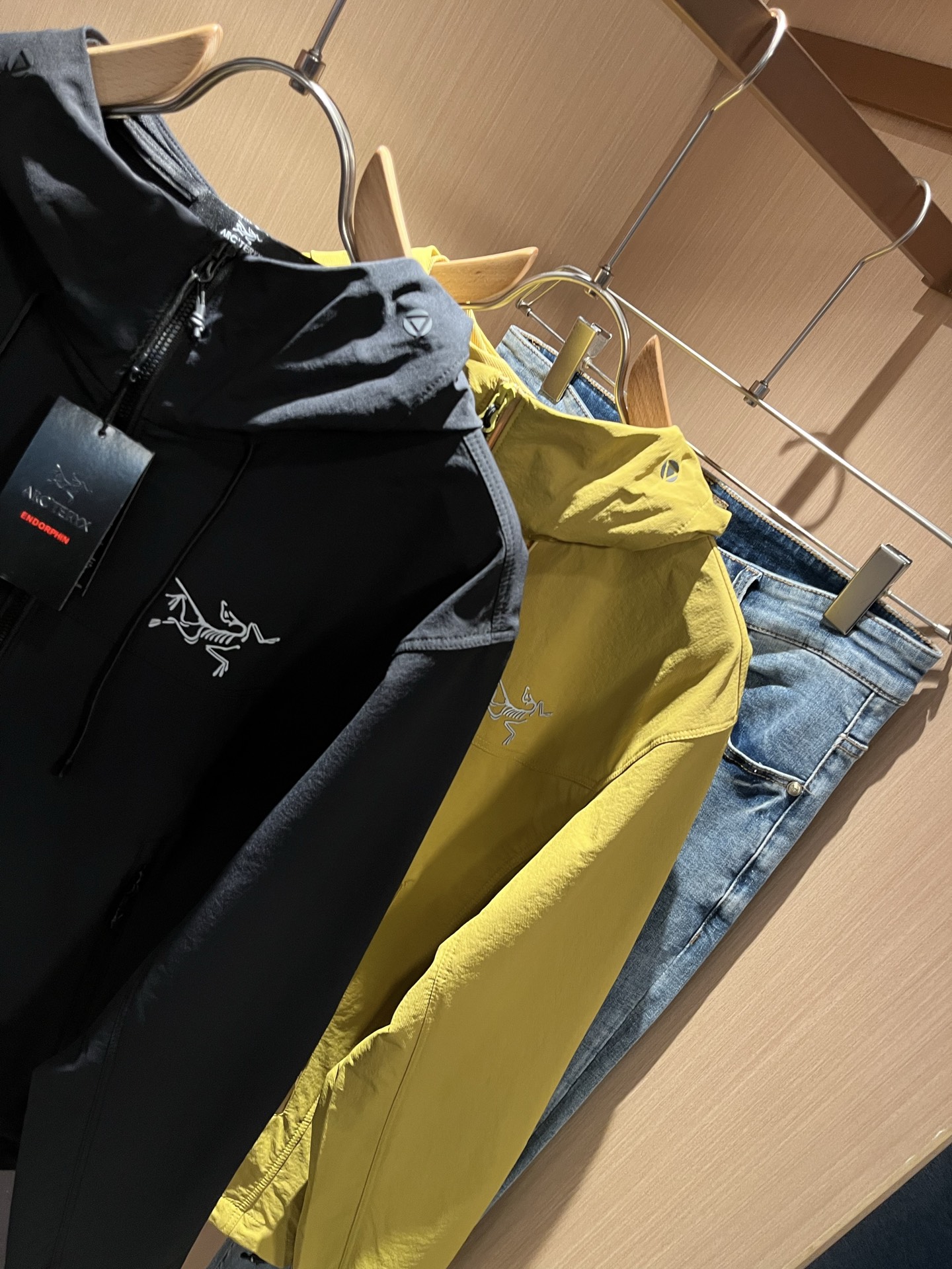  ARCTER*X始*祖鸟 2025秋冬新款男女同款👫夹克外套，户外品牌可能大家第一想到的就是加拿大鹅、