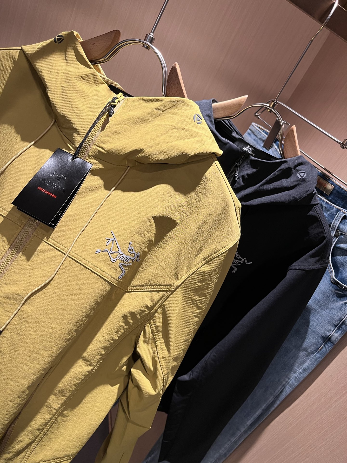  ARCTER*X始*祖鸟 2025秋冬新款男女同款👫夹克外套，户外品牌可能大家第一想到的就是加拿大鹅、