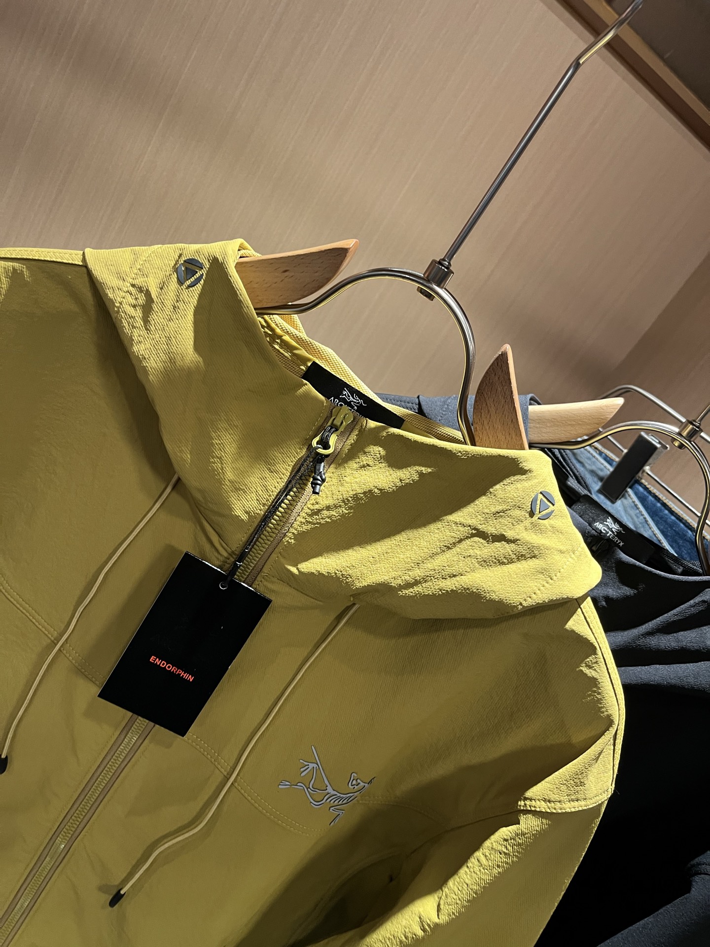  ARCTER*X始*祖鸟 2025秋冬新款男女同款👫夹克外套，户外品牌可能大家第一想到的就是加拿大鹅、