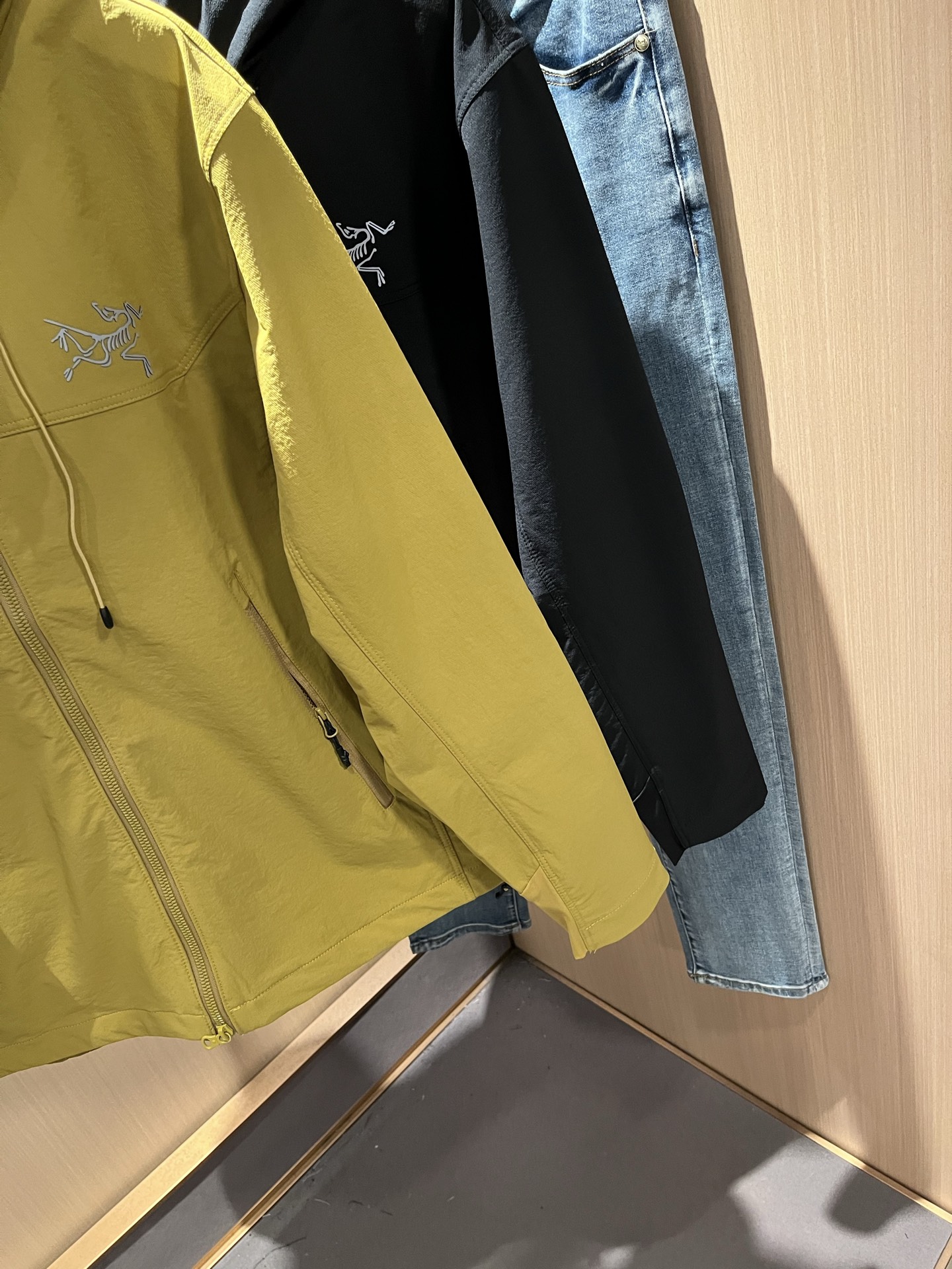  ARCTER*X始*祖鸟 2025秋冬新款男女同款👫夹克外套，户外品牌可能大家第一想到的就是加拿大鹅、