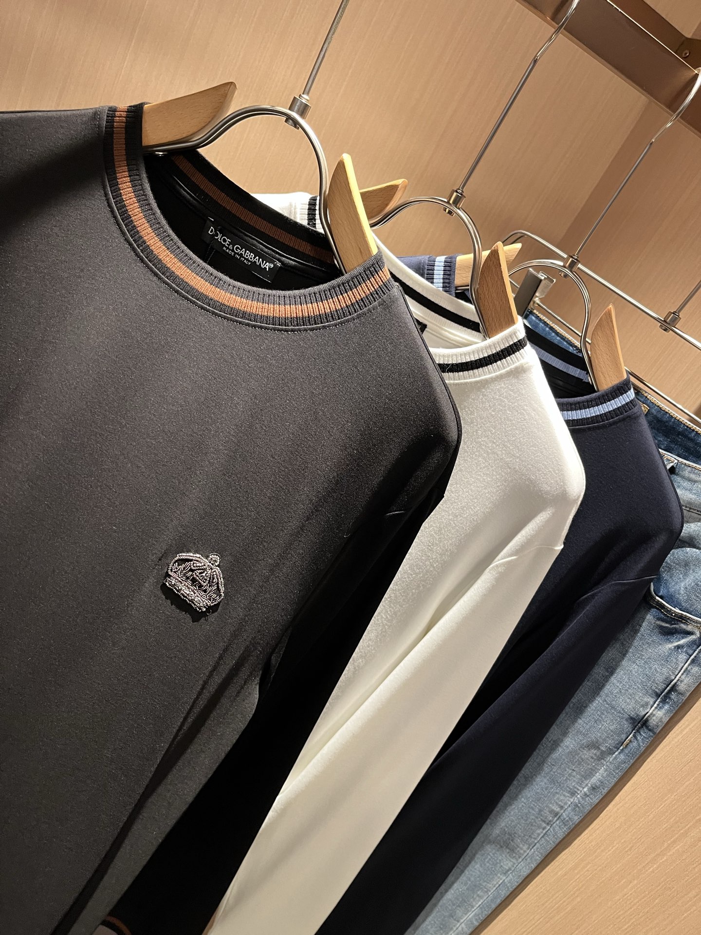  Dolce&Gabba*a 杜嘉*纳2025秋冬新款男女同款👫打底长袖T恤，专柜同步发售！定制专属纯棉