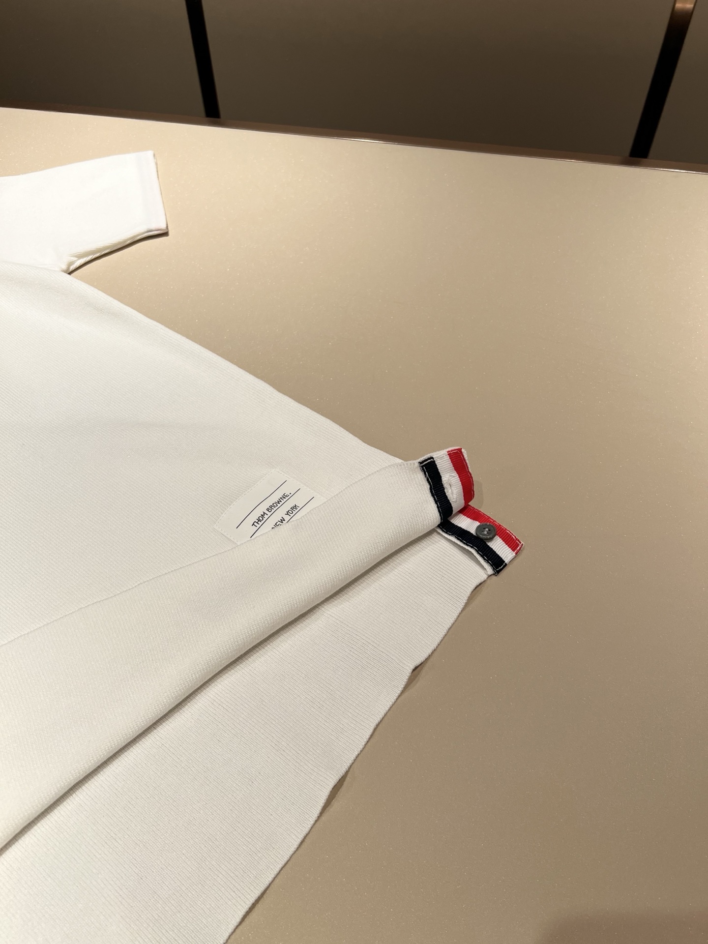 ThomBrow*e汤姆*朗 ~2025春夏新款短袖伊力特针织面料！官网同步有售，独特设计魅力，非常高端