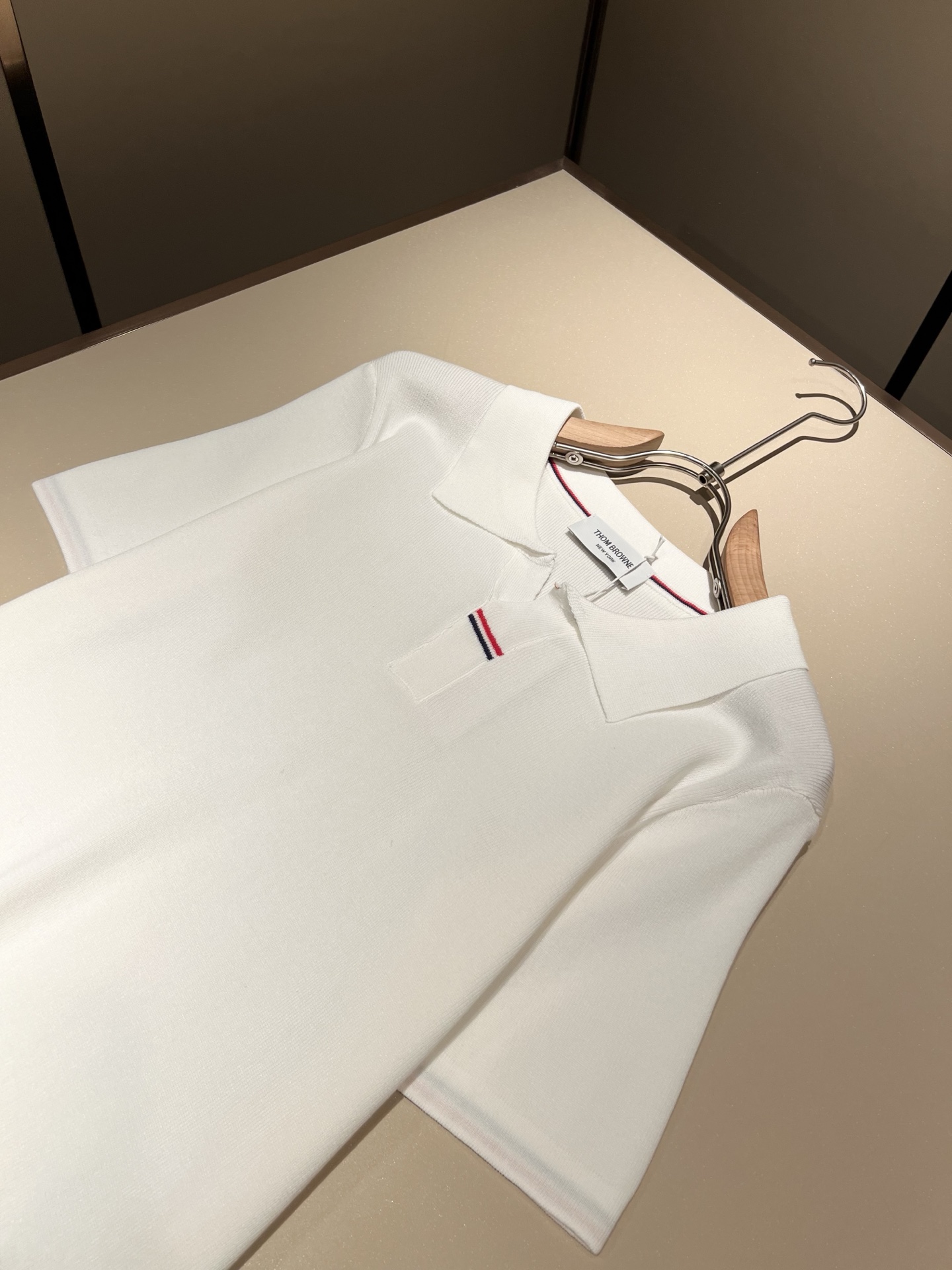 ThomBrow*e汤姆*朗 ~2025春夏新款短袖伊力特针织面料！官网同步有售，独特设计魅力，非常高端