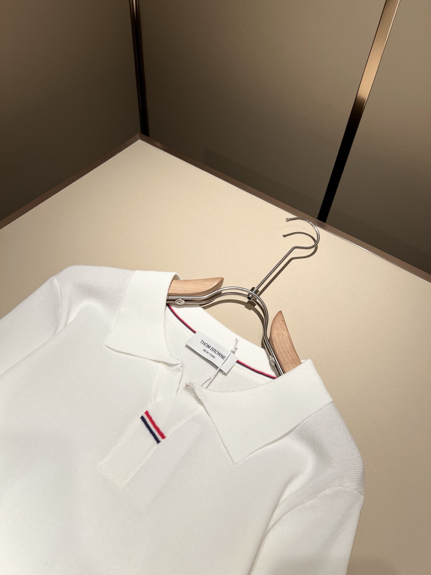 ThomBrow*e汤姆*朗 ~2025春夏新款短袖伊力特针织面料！官网同步有售，独特设计魅力，非常高端