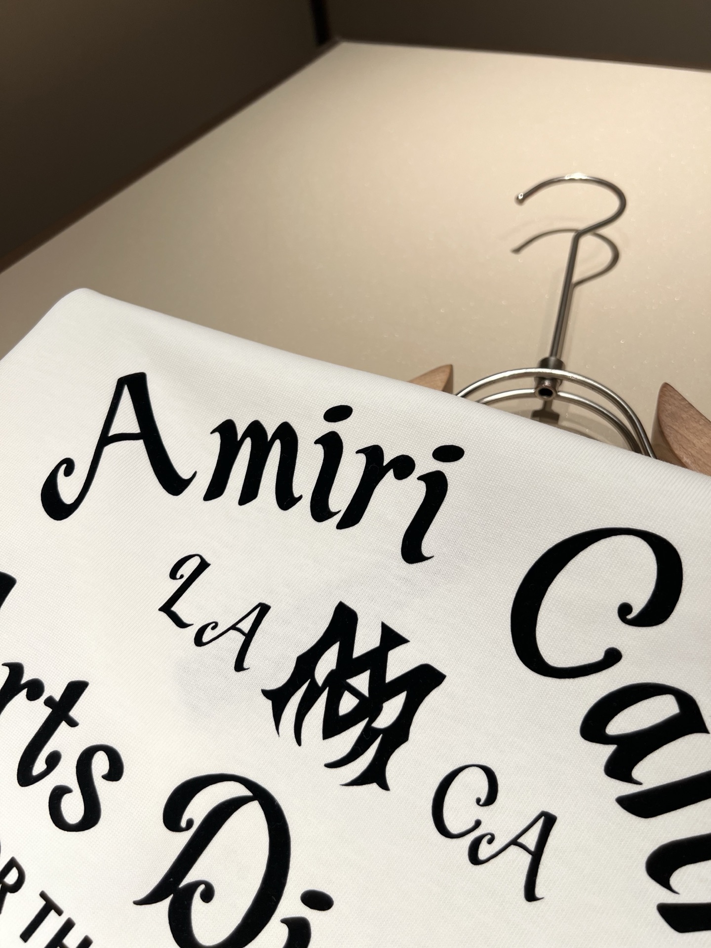 AMIRI2025春夏新款男女同款👫休闲短袖T恤，最新款全网独家首上！！~既经典有时尚百搭，谁不爱啊，将