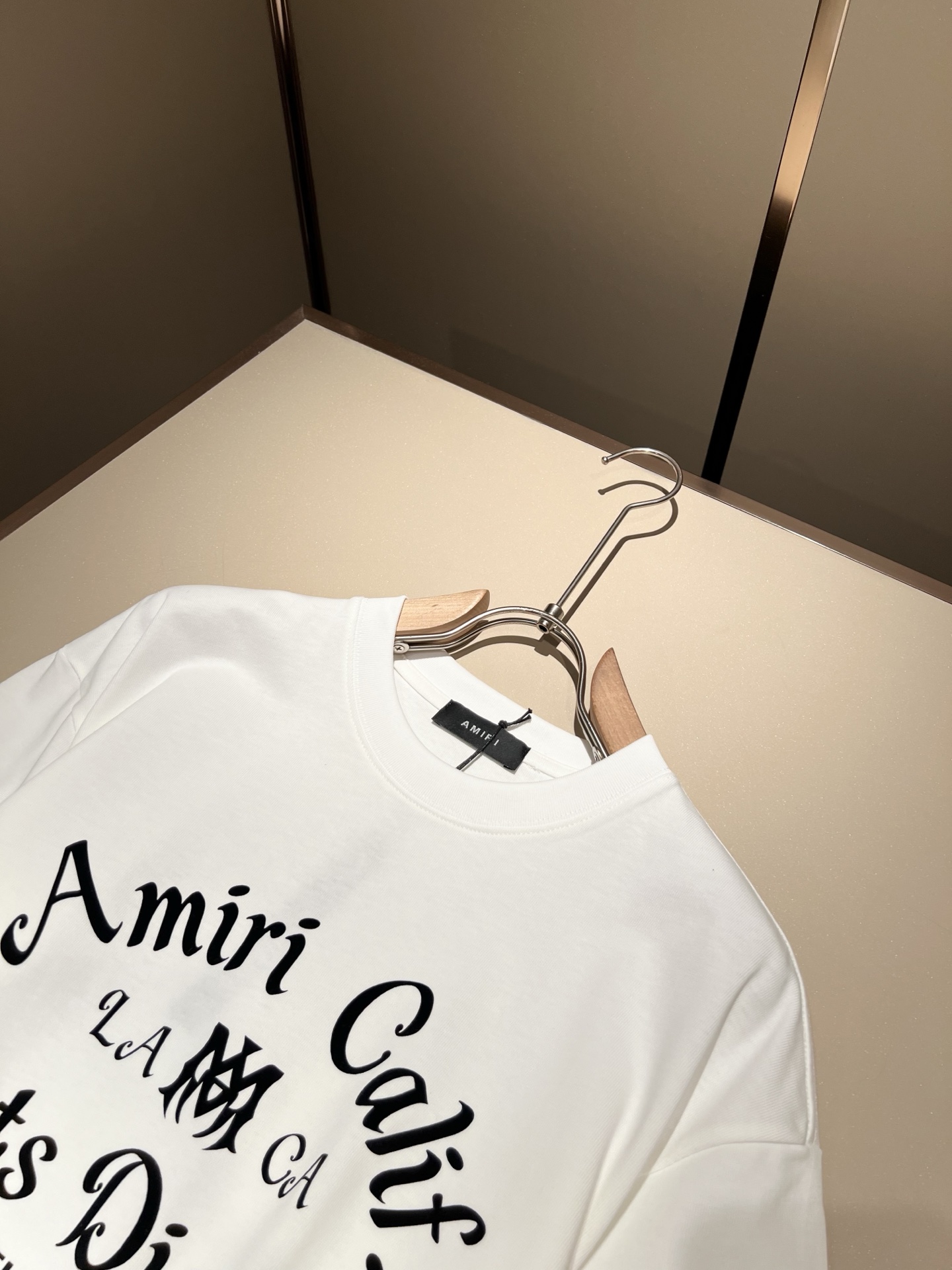 AMIRI2025春夏新款男女同款👫休闲短袖T恤，最新款全网独家首上！！~既经典有时尚百搭，谁不爱啊，将