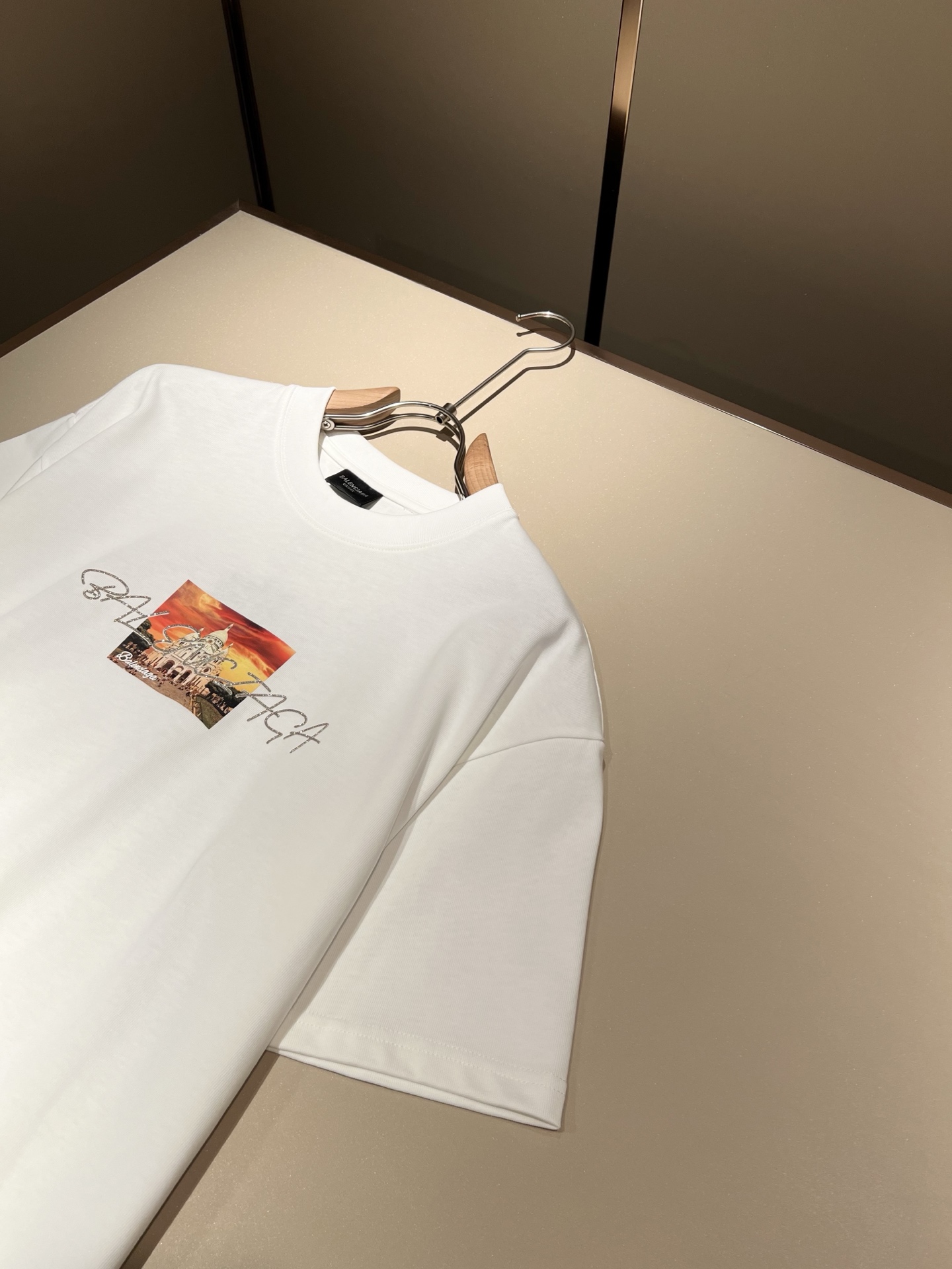 BALENCI*GA巴黎*家 2025春夏新款男女同款👫短袖T恤！走秀图案印花时尚休闲短袖T恤衫！设计l