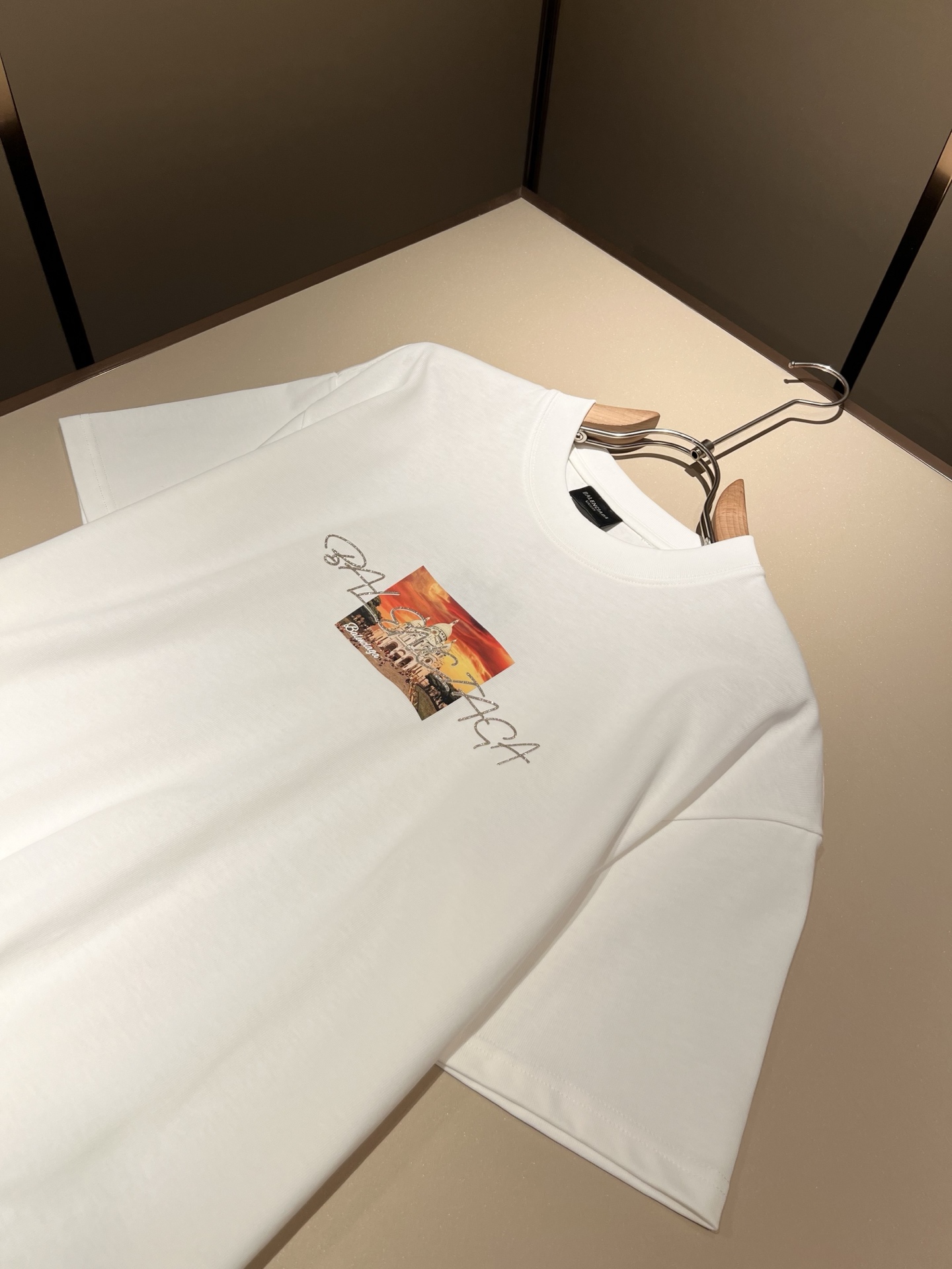 BALENCI*GA巴黎*家 2025春夏新款男女同款👫短袖T恤！走秀图案印花时尚休闲短袖T恤衫！设计l