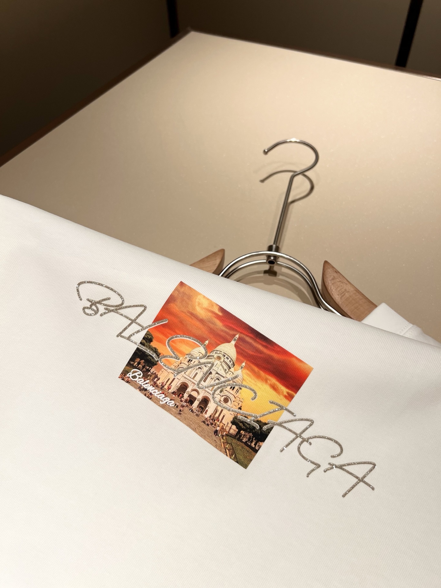 BALENCI*GA巴黎*家 2025春夏新款男女同款👫短袖T恤！走秀图案印花时尚休闲短袖T恤衫！设计l