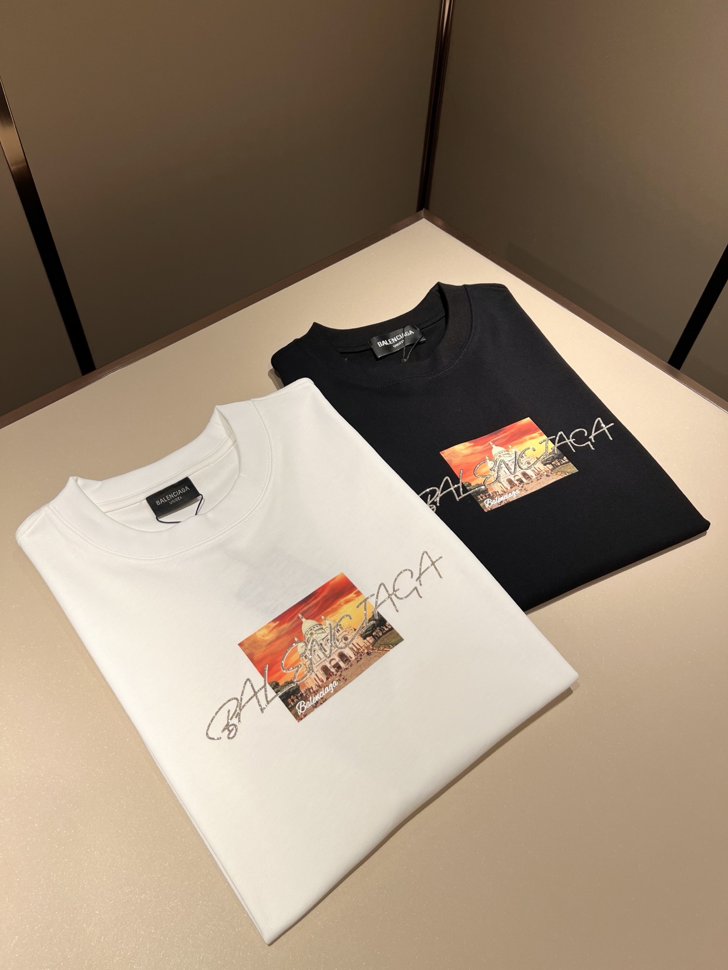BALENCI*GA巴黎*家 2025春夏新款男女同款👫短袖T恤！走秀图案印花时尚休闲短袖T恤衫！设计l