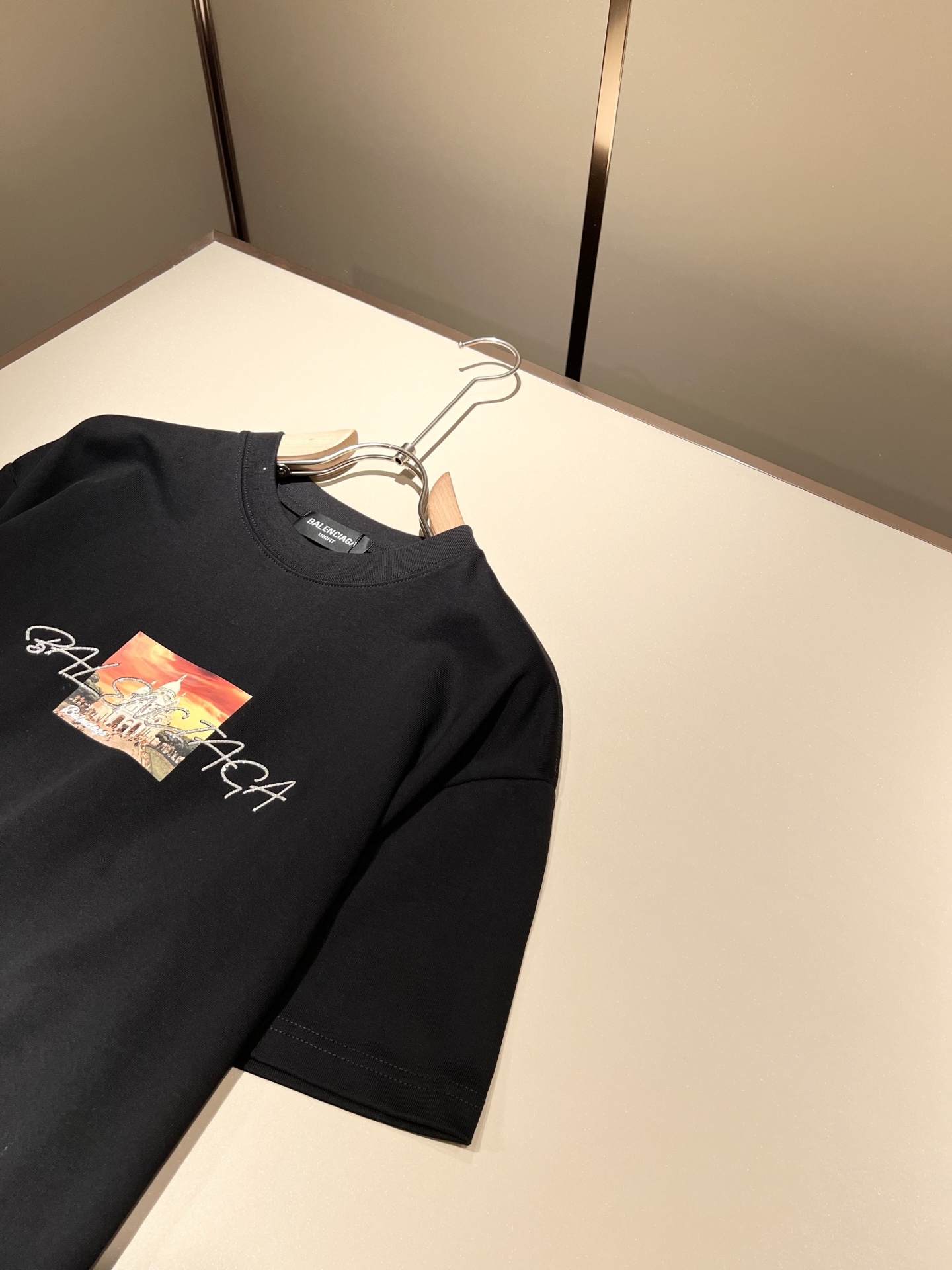 BALENCI*GA巴黎*家 2025春夏新款男女同款👫短袖T恤！走秀图案印花时尚休闲短袖T恤衫！设计l