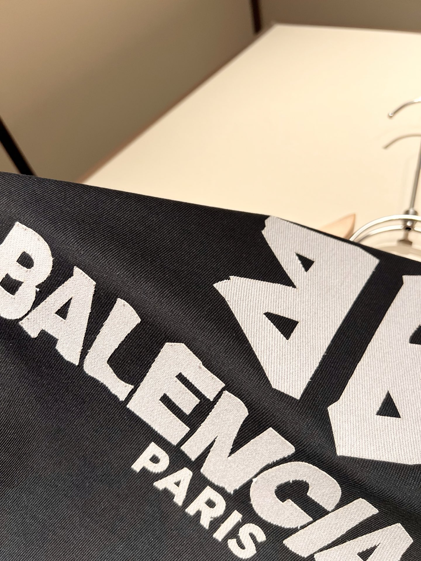    BALENCI*GA巴黎*家 2025春夏新款男女同款👫短袖T恤！走秀图案印花时尚休闲短袖T恤衫！