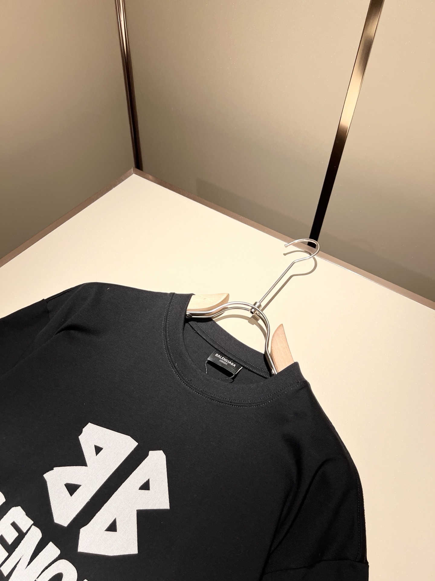    BALENCI*GA巴黎*家 2025春夏新款男女同款👫短袖T恤！走秀图案印花时尚休闲短袖T恤衫！