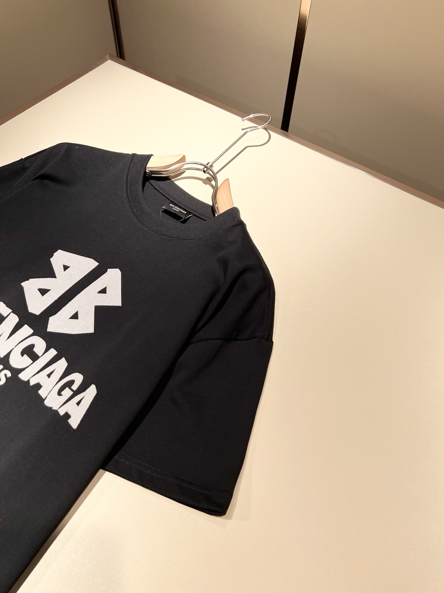    BALENCI*GA巴黎*家 2025春夏新款男女同款👫短袖T恤！走秀图案印花时尚休闲短袖T恤衫！