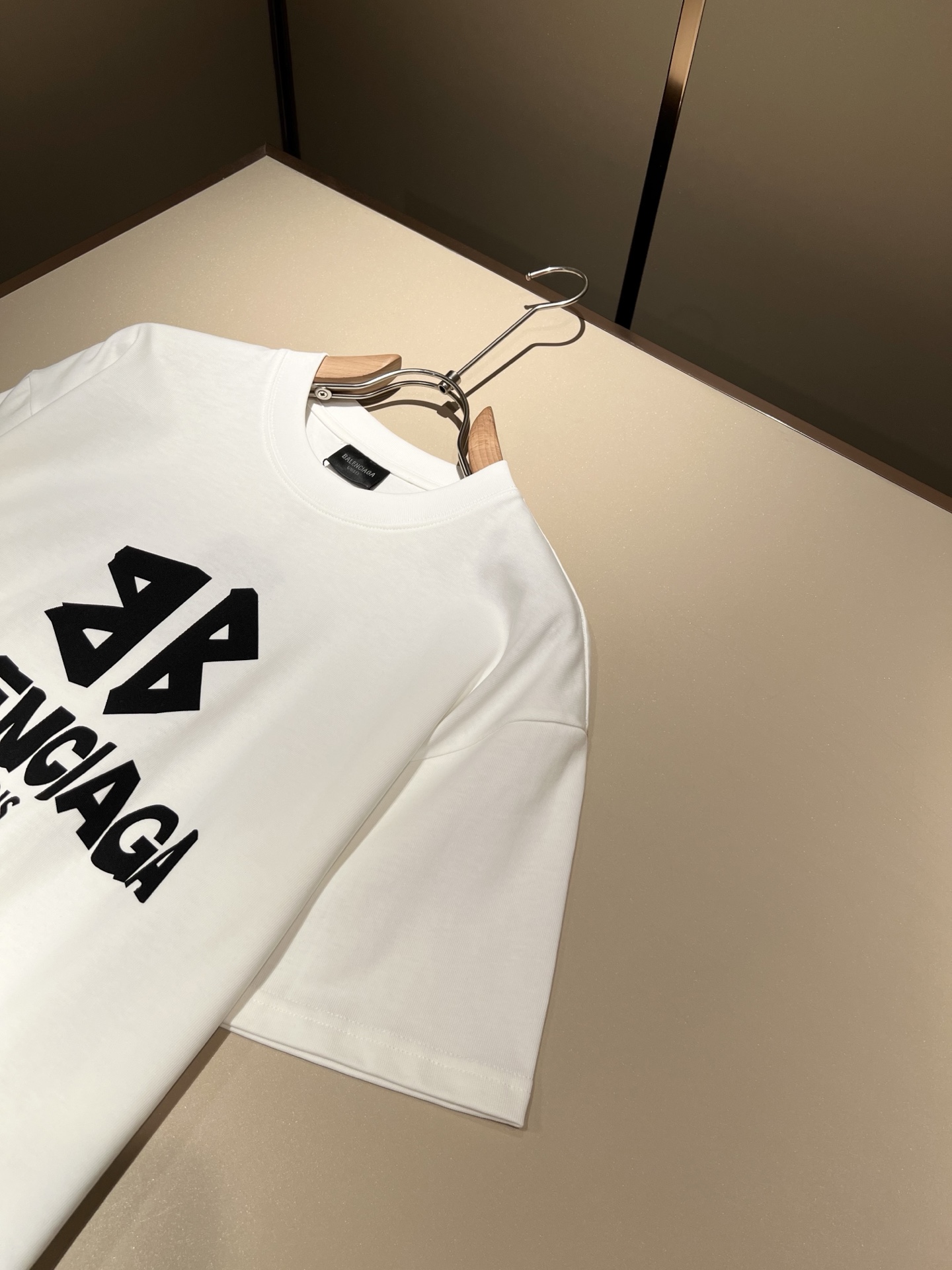    BALENCI*GA巴黎*家 2025春夏新款男女同款👫短袖T恤！走秀图案印花时尚休闲短袖T恤衫！