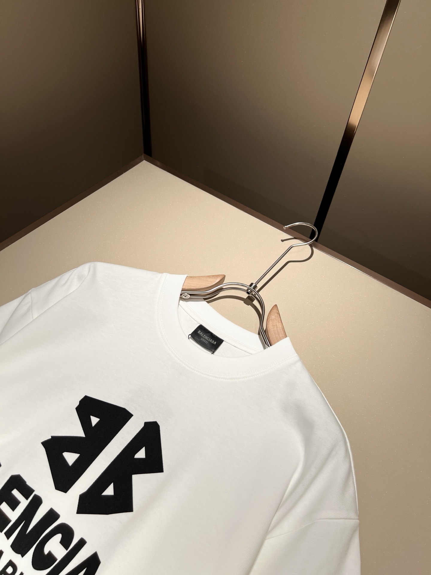    BALENCI*GA巴黎*家 2025春夏新款男女同款👫短袖T恤！走秀图案印花时尚休闲短袖T恤衫！