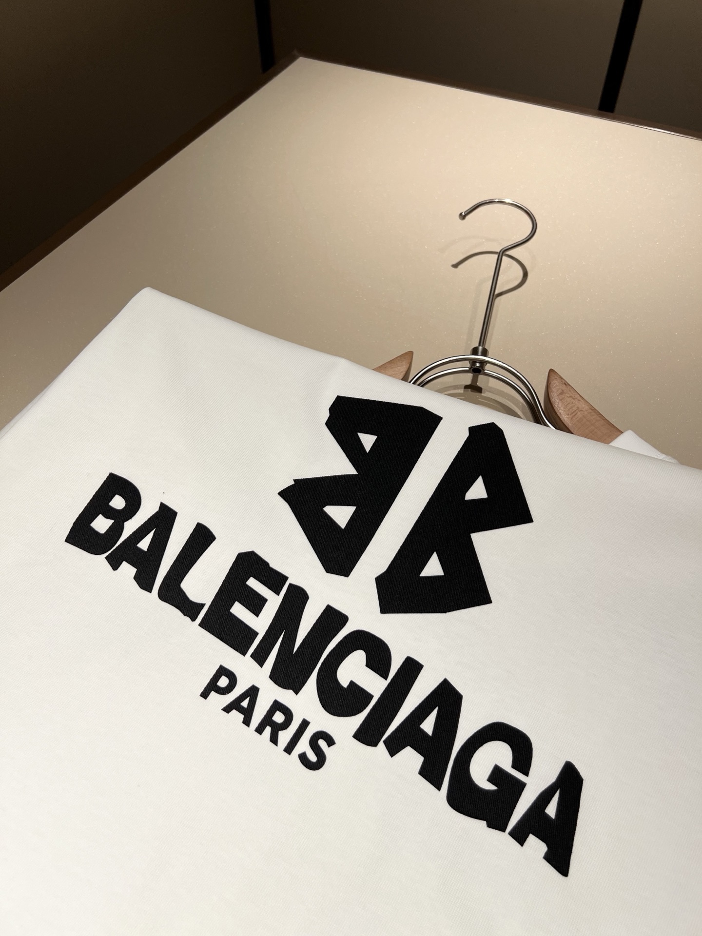    BALENCI*GA巴黎*家 2025春夏新款男女同款👫短袖T恤！走秀图案印花时尚休闲短袖T恤衫！