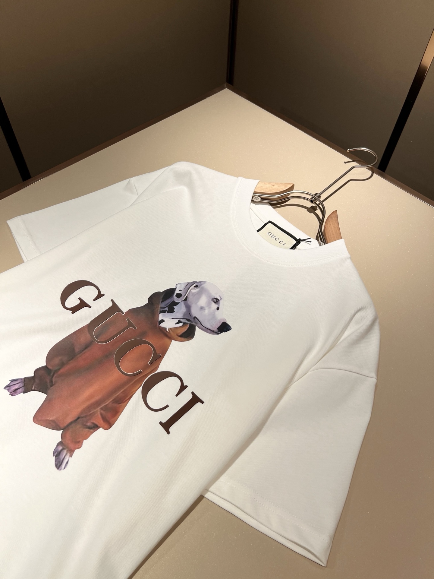    Gucc*古家 2025春夏新款男女同情侣款👫休闲宽松棉质圆领短袖T恤衫！贸易公司渠道稀出，同步官