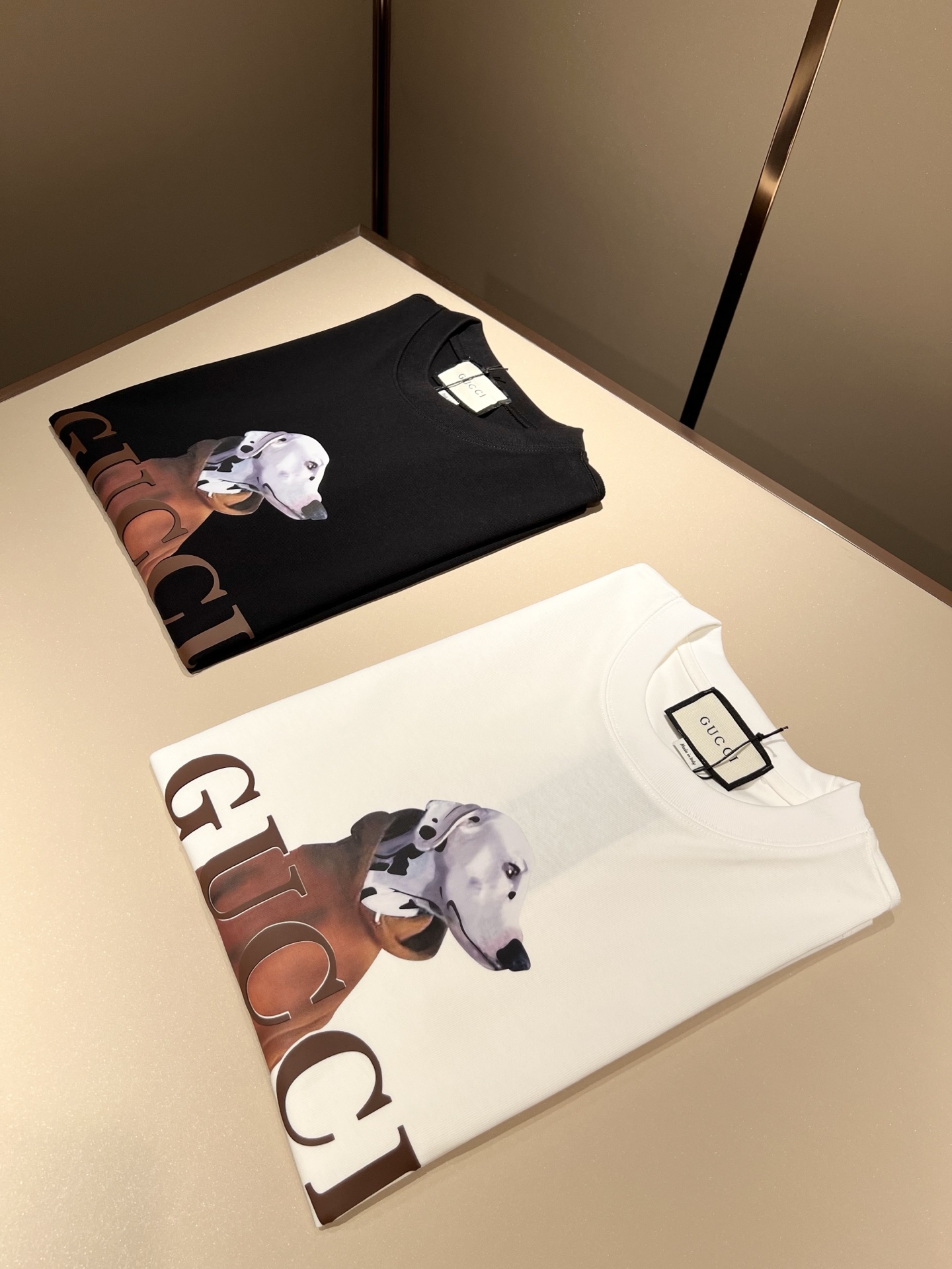    Gucc*古家 2025春夏新款男女同情侣款👫休闲宽松棉质圆领短袖T恤衫！贸易公司渠道稀出，同步官