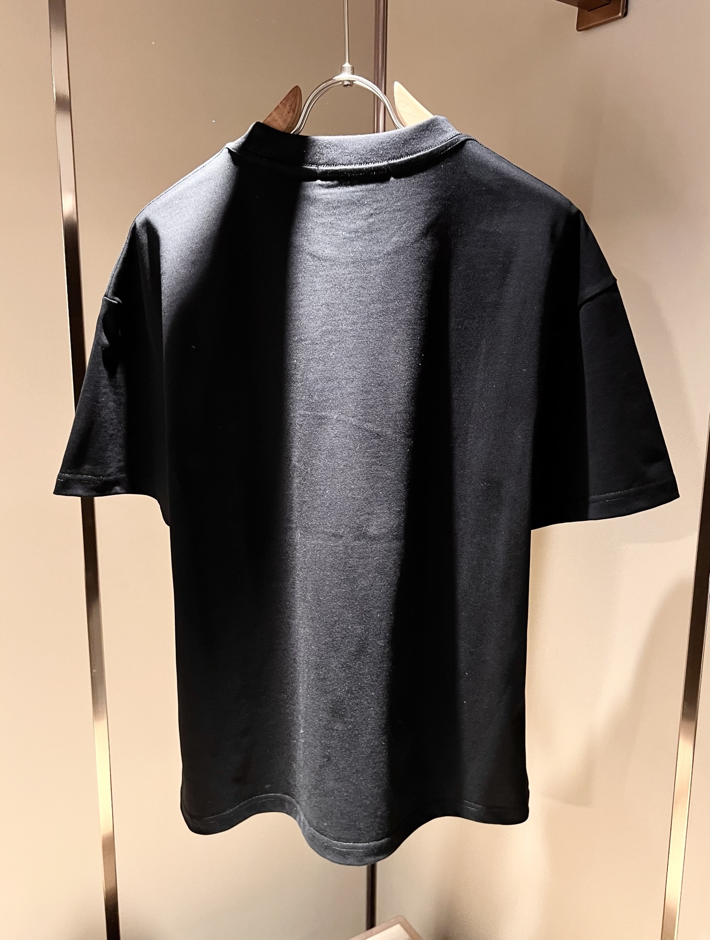    Gucc*古家 2025春夏新款男女同情侣款👫休闲宽松棉质圆领短袖T恤衫！贸易公司渠道稀出，同步官