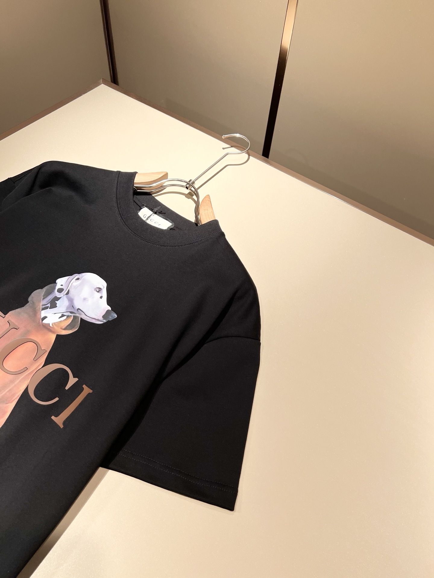    Gucc*古家 2025春夏新款男女同情侣款👫休闲宽松棉质圆领短袖T恤衫！贸易公司渠道稀出，同步官