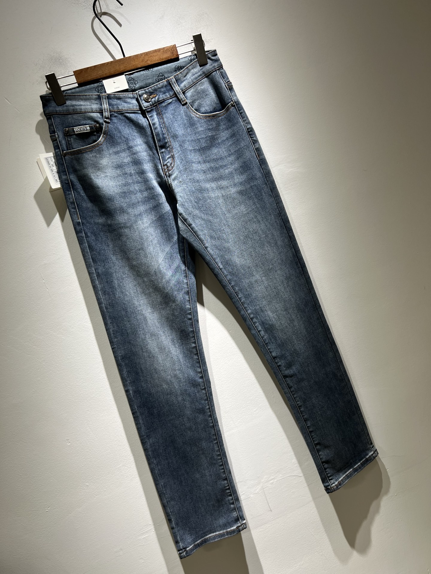    LO*WE/罗*威2025春夏新品男士时装款高端休闲裤，香港洋行渠道货，日本原厂出品，纯血统品质，