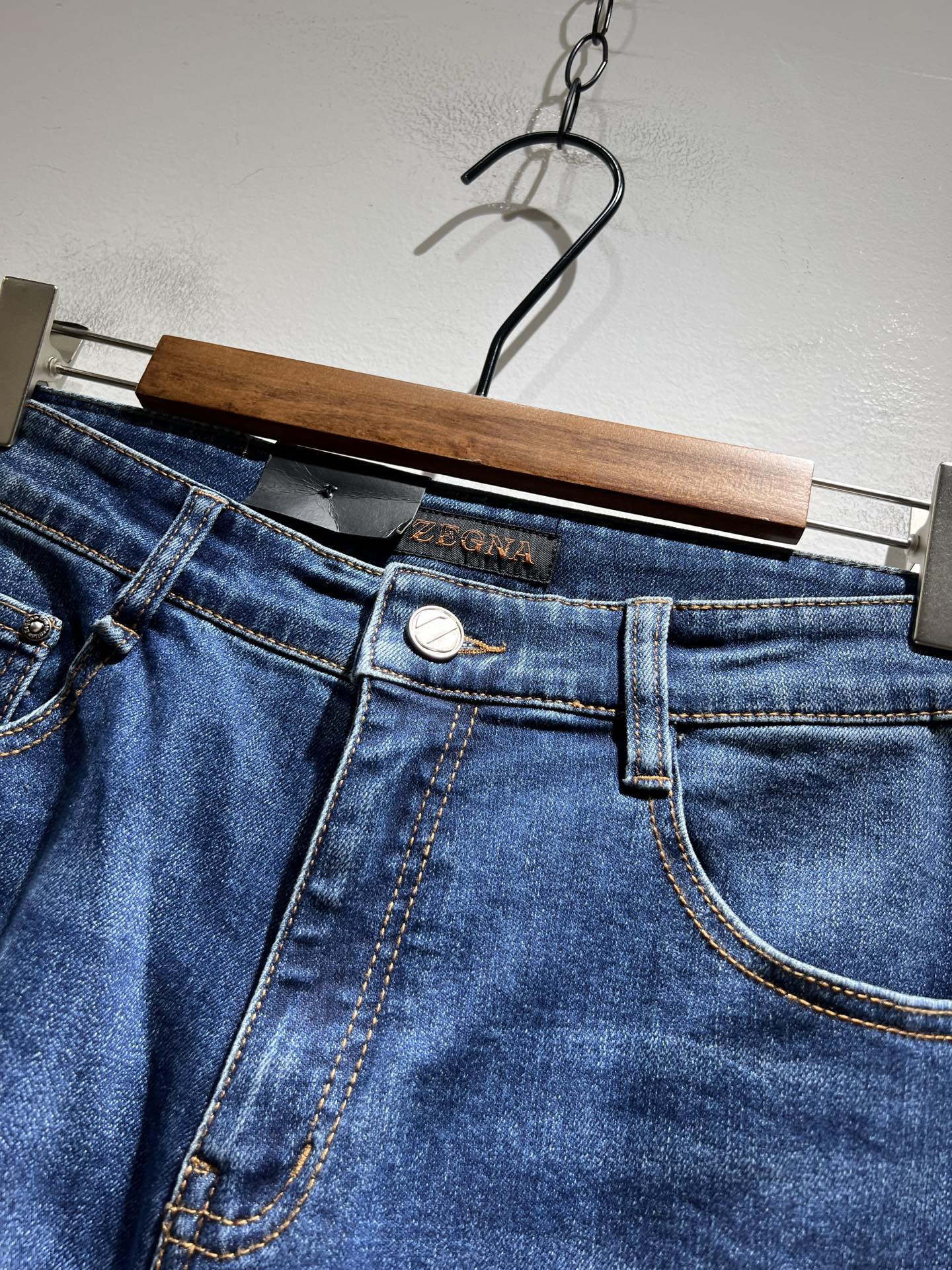  Zegna 杰尼亚 2025春夏新款男士休闲牛仔裤，压轴的渠道货出现了！！柜台同步销售！ 毫不夸张的说