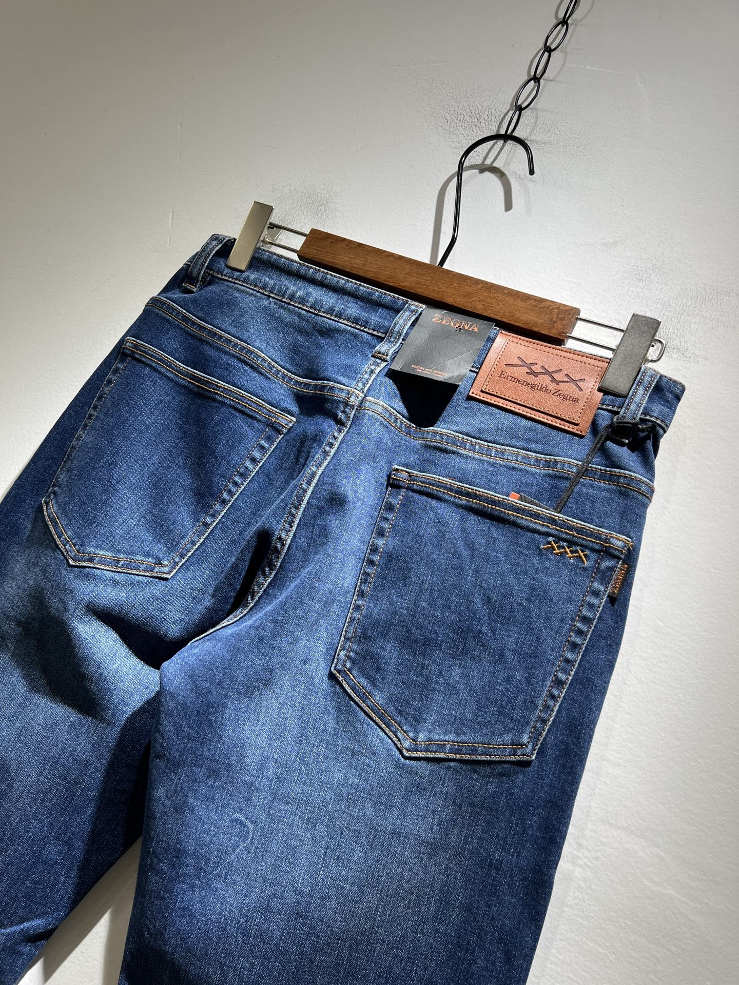  Zegna 杰尼亚 2025春夏新款男士休闲牛仔裤，压轴的渠道货出现了！！柜台同步销售！ 毫不夸张的说
