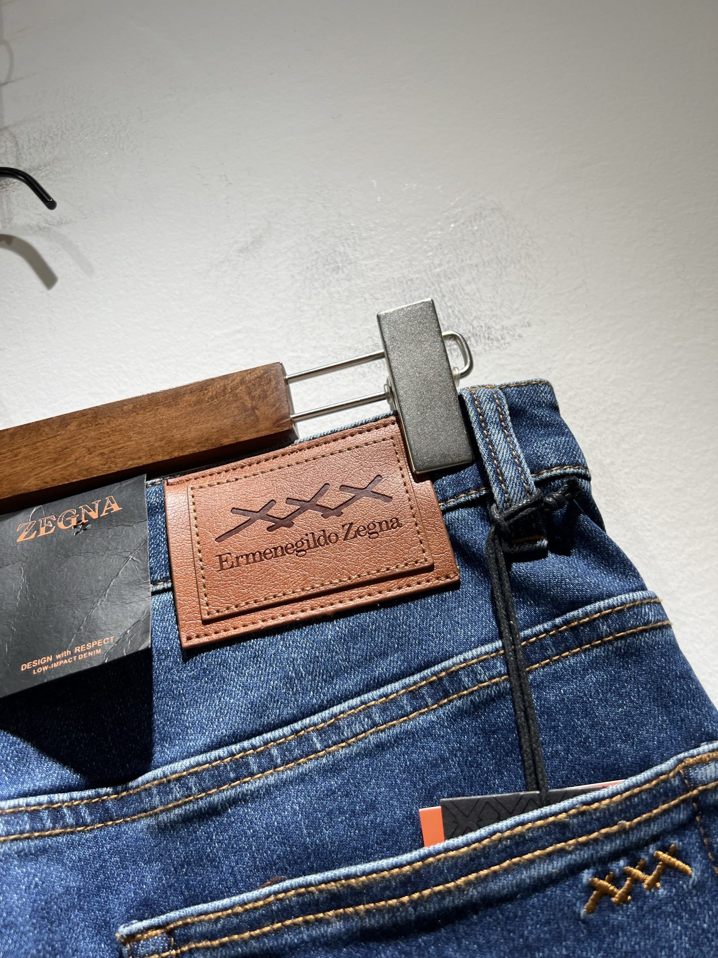  Zegna 杰尼亚 2025春夏新款男士休闲牛仔裤，压轴的渠道货出现了！！柜台同步销售！ 毫不夸张的说