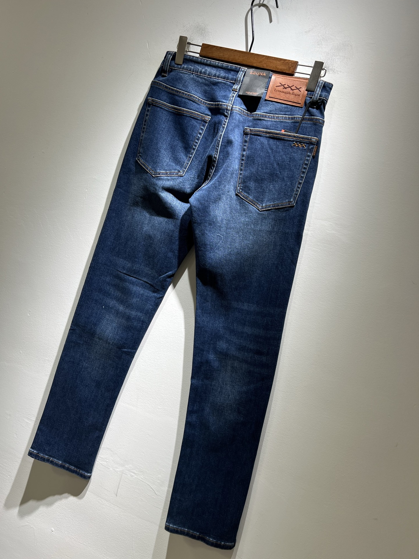  Zegna 杰尼亚 2025春夏新款男士休闲牛仔裤，压轴的渠道货出现了！！柜台同步销售！ 毫不夸张的说