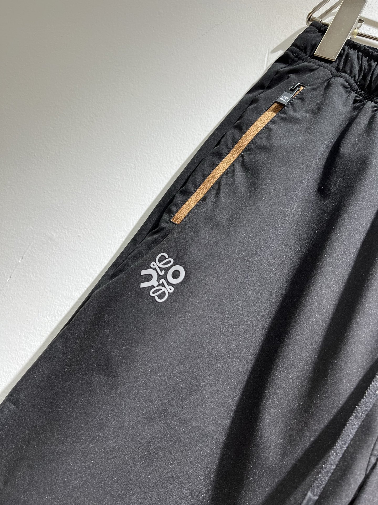  LO*WE/罗*威2025秋冬新品男士时装款高端休闲短裤，香港洋行渠道货，日本原厂出品，纯血统品质，完