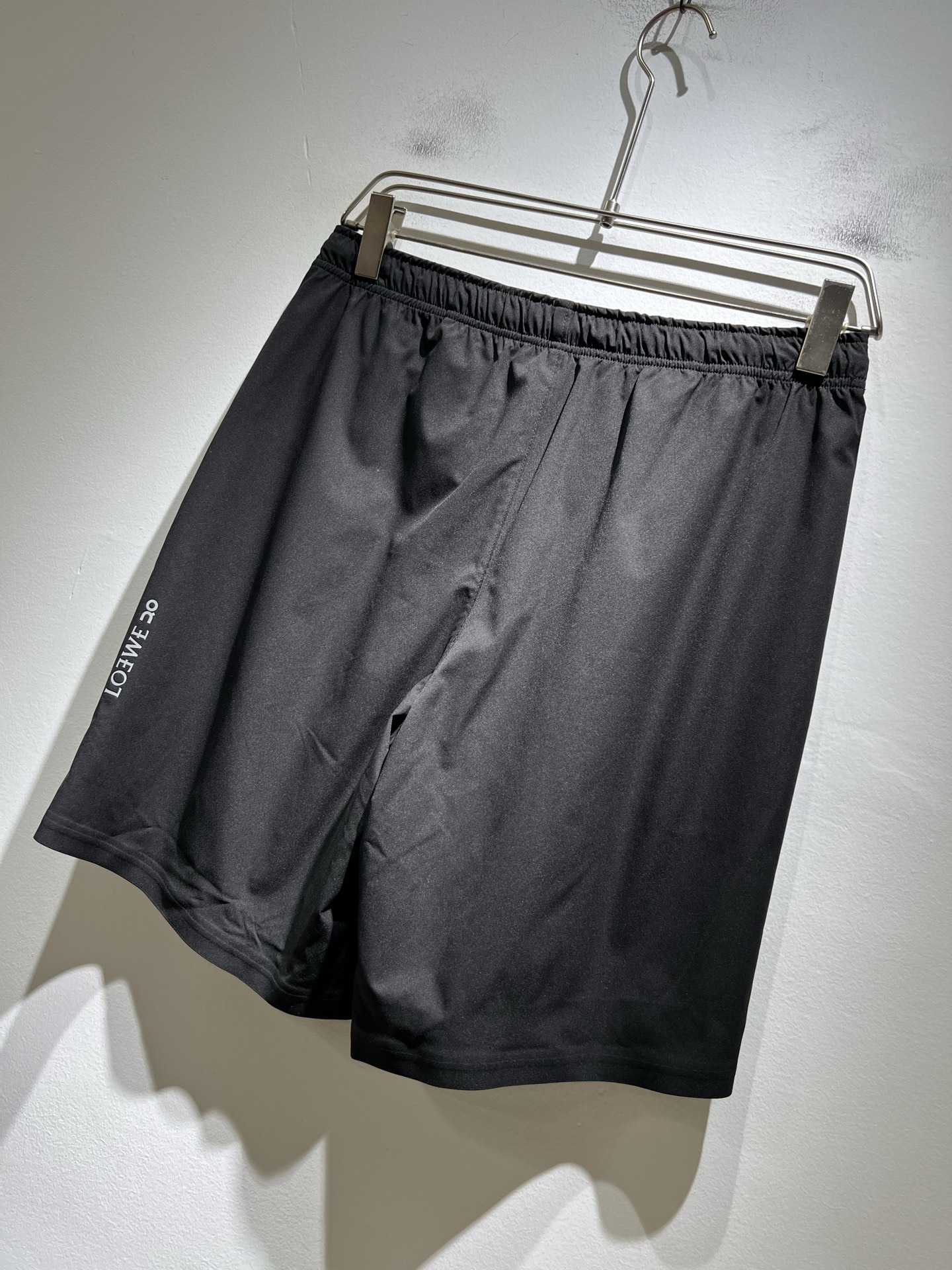  LO*WE/罗*威2025秋冬新品男士时装款高端休闲短裤，香港洋行渠道货，日本原厂出品，纯血统品质，完