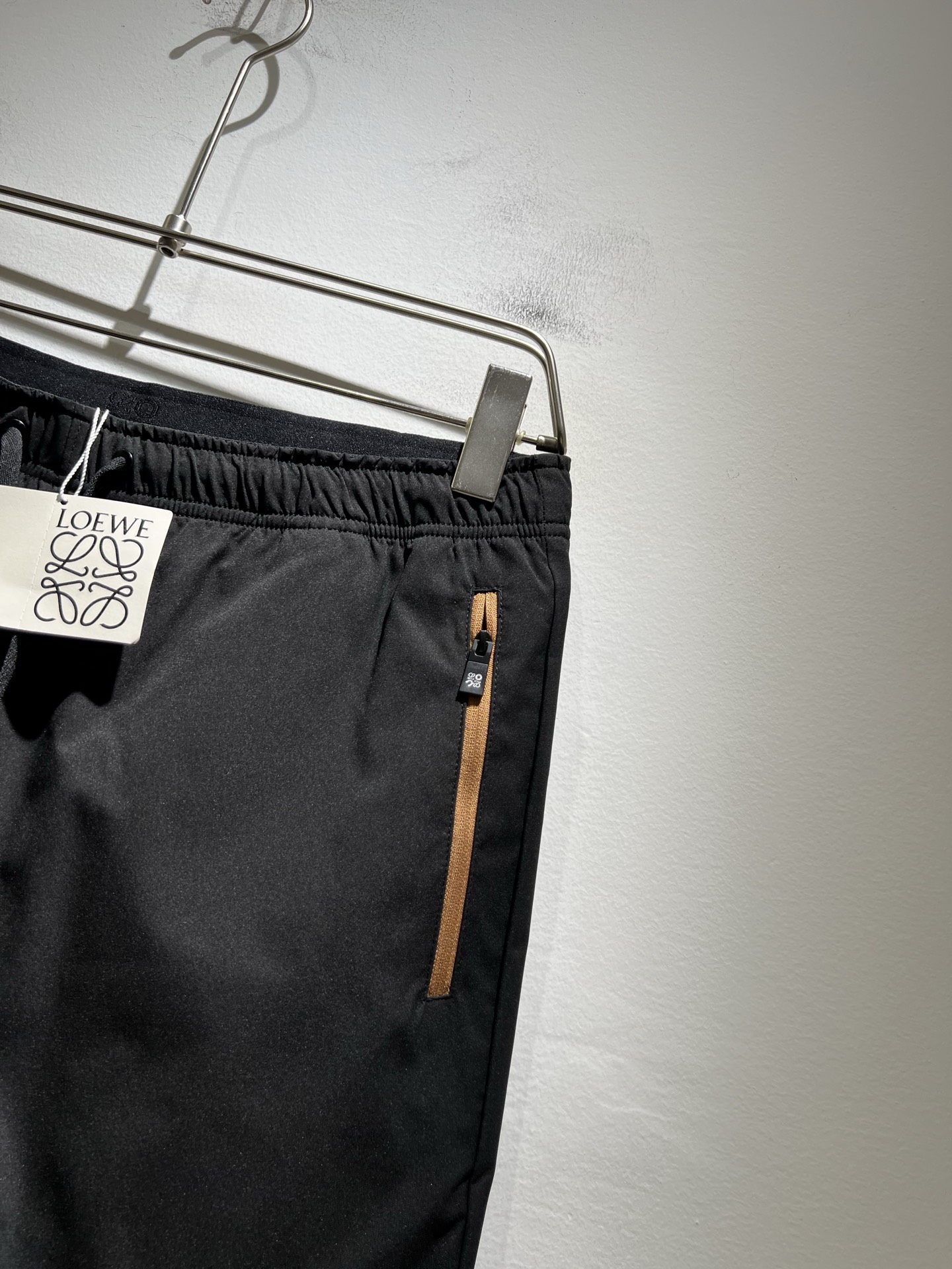  LO*WE/罗*威2025秋冬新品男士时装款高端休闲短裤，香港洋行渠道货，日本原厂出品，纯血统品质，完