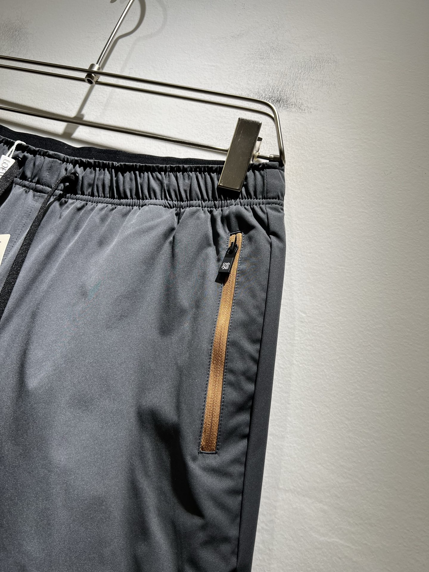  LO*WE/罗*威2025秋冬新品男士时装款高端休闲短裤，香港洋行渠道货，日本原厂出品，纯血统品质，完