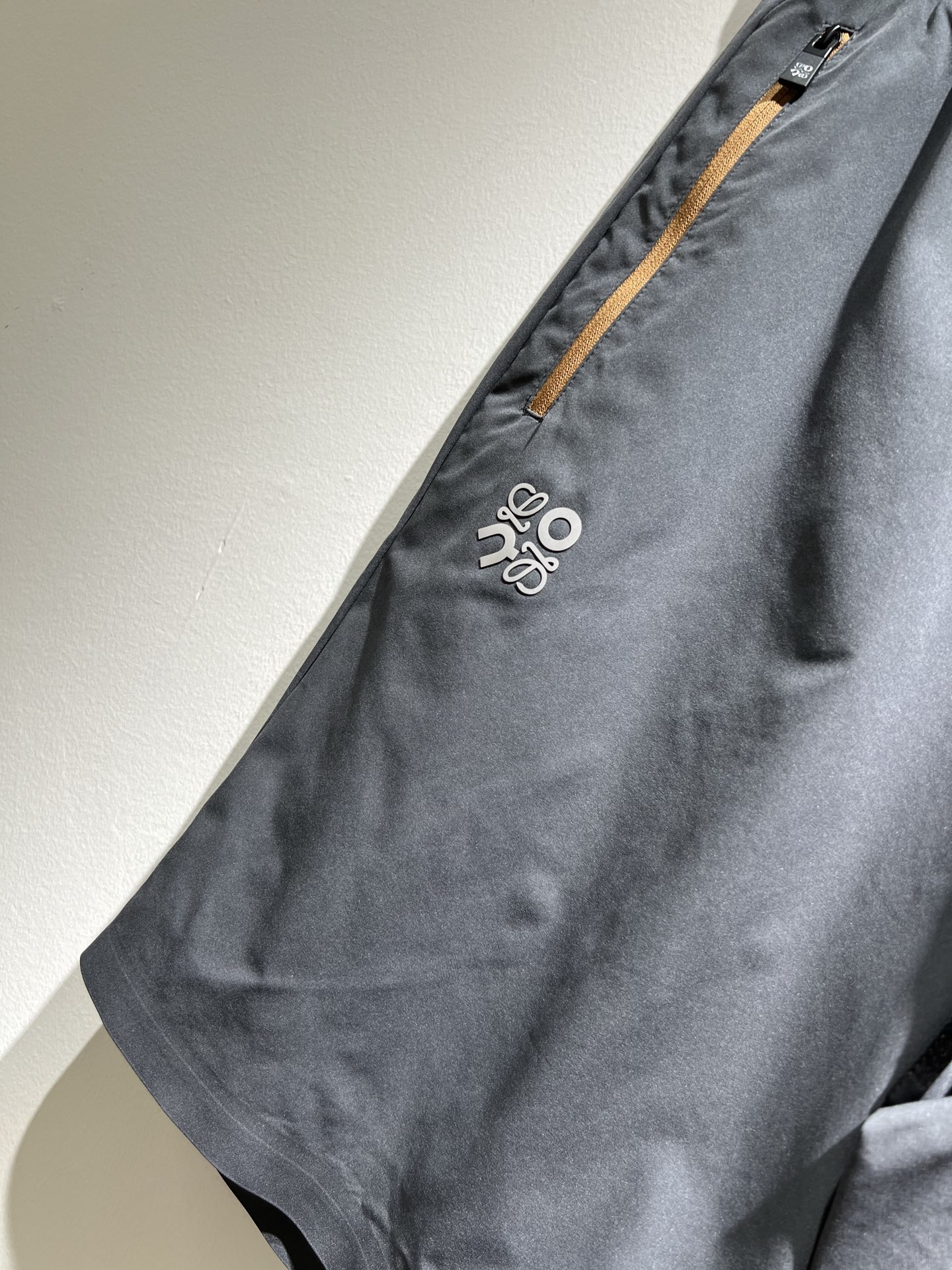  LO*WE/罗*威2025秋冬新品男士时装款高端休闲短裤，香港洋行渠道货，日本原厂出品，纯血统品质，完