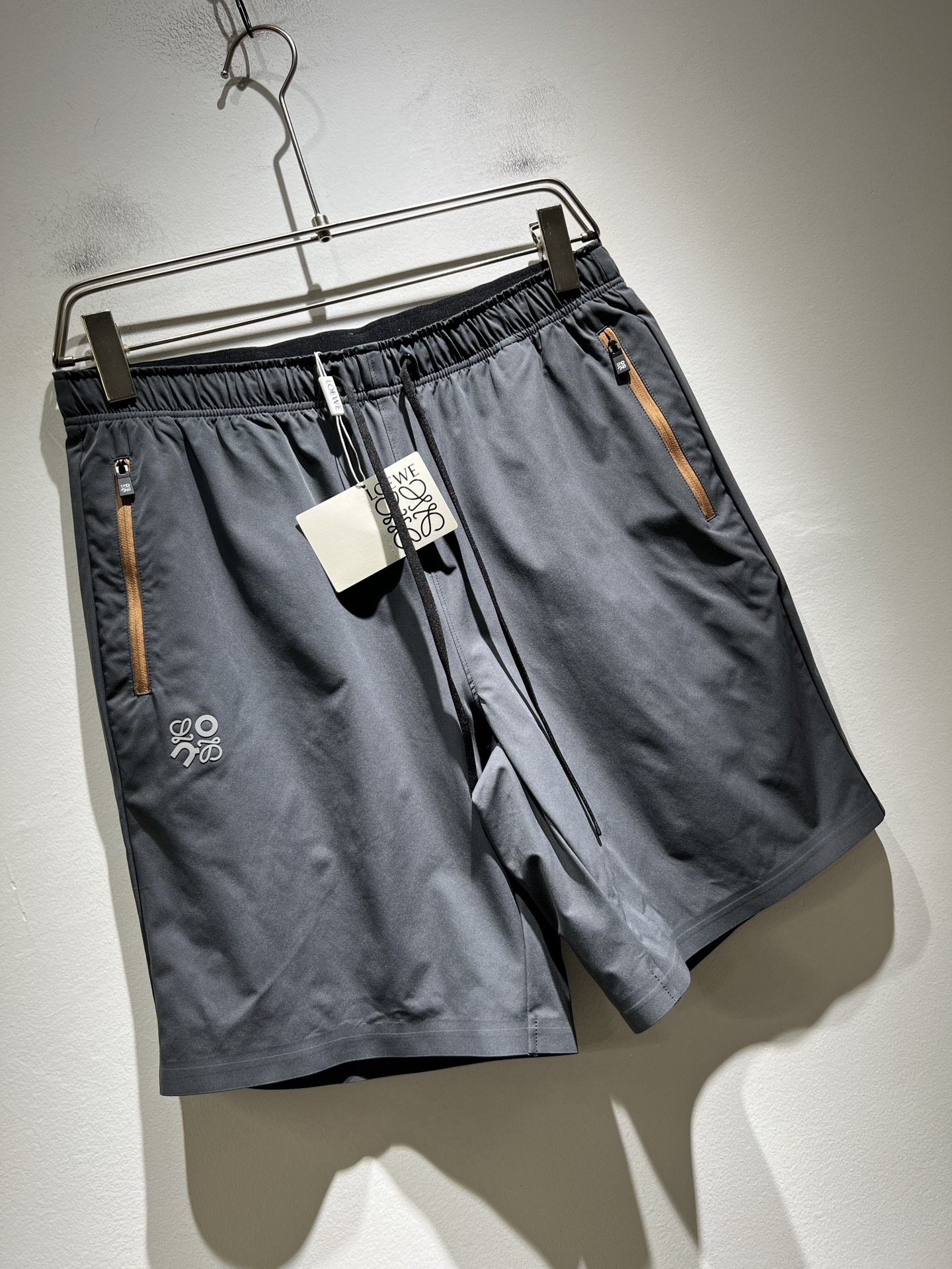  LO*WE/罗*威2025秋冬新品男士时装款高端休闲短裤，香港洋行渠道货，日本原厂出品，纯血统品质，完