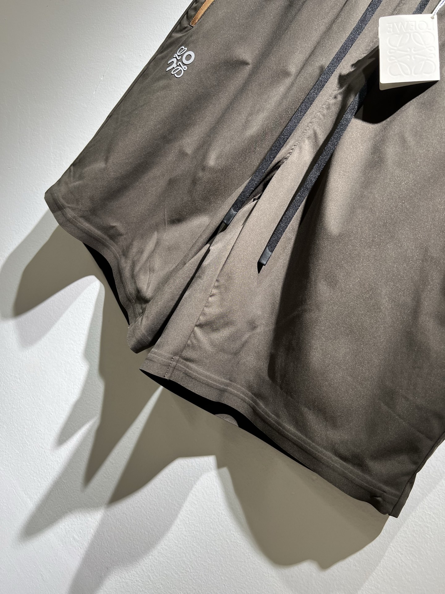  LO*WE/罗*威2025秋冬新品男士时装款高端休闲短裤，香港洋行渠道货，日本原厂出品，纯血统品质，完