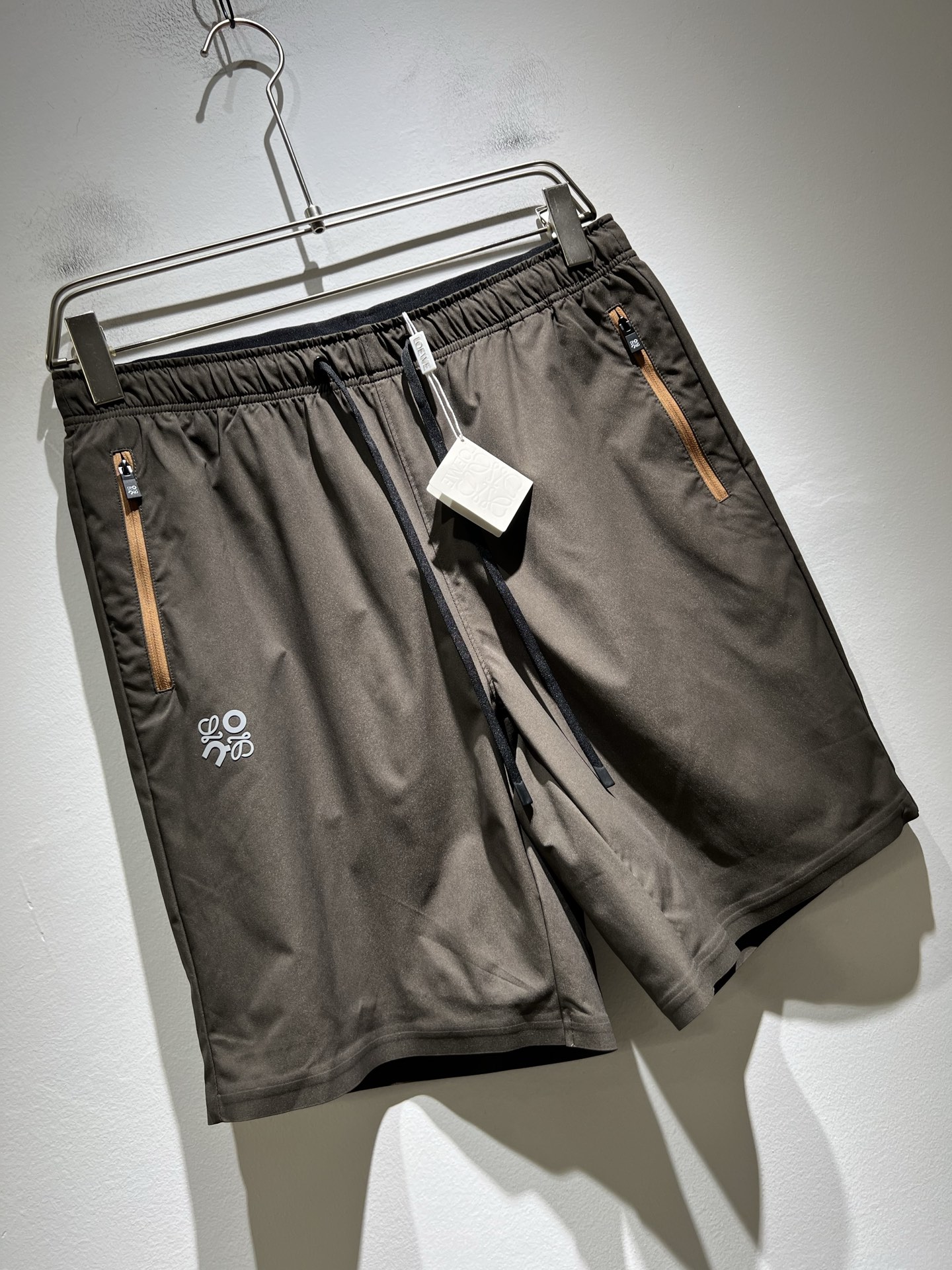  LO*WE/罗*威2025秋冬新品男士时装款高端休闲短裤，香港洋行渠道货，日本原厂出品，纯血统品质，完