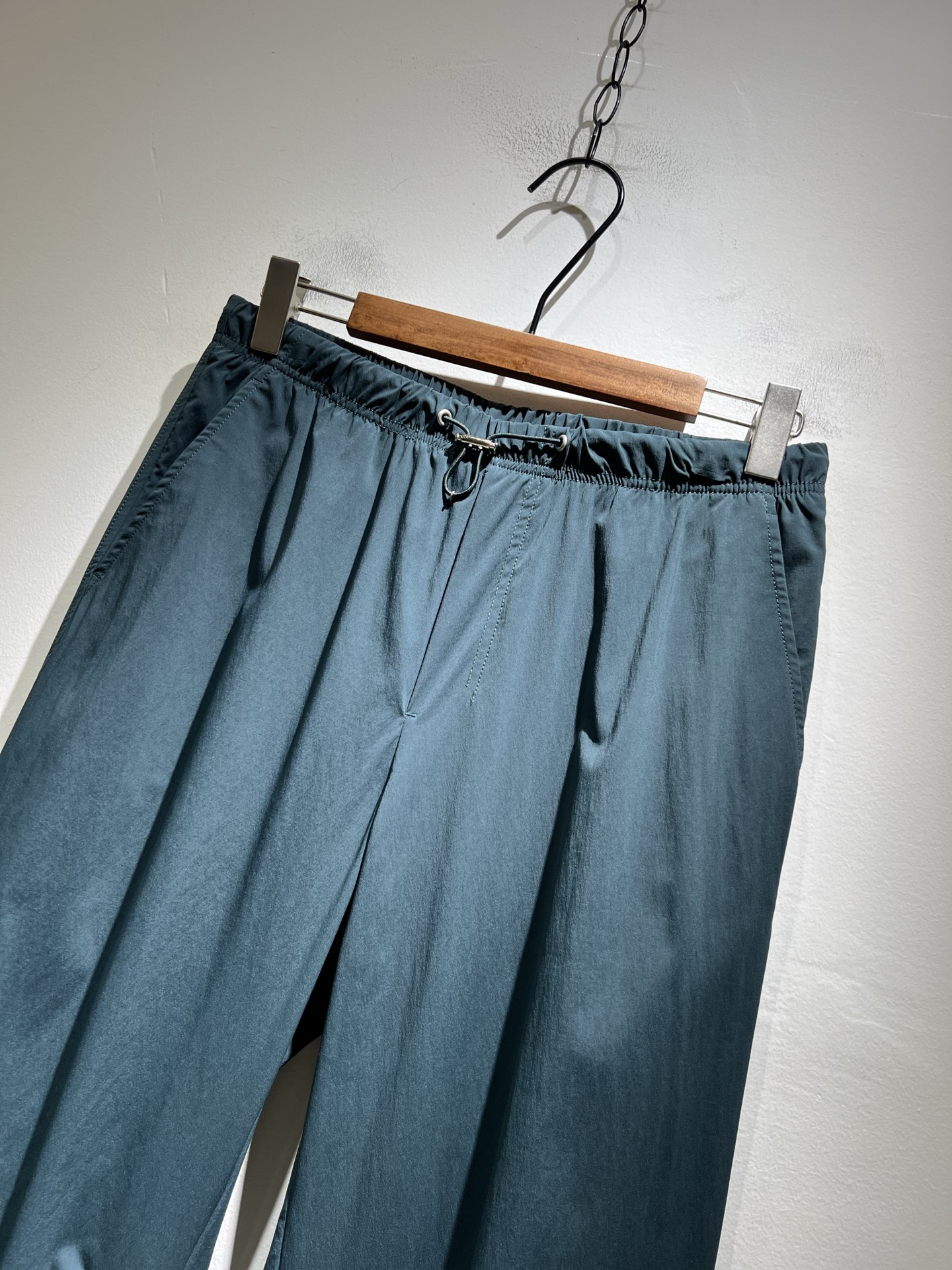   PRA*DA普*达 2025秋冬新款男士休闲休闲裤，高端品质之选……一款休闲裤兼备的百搭裤装，也是男