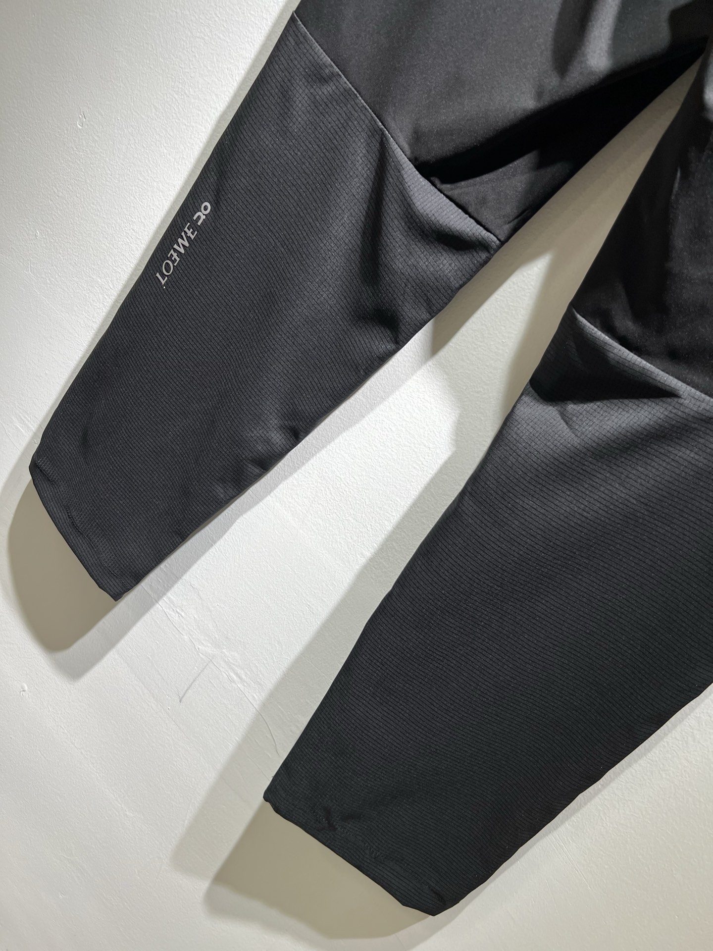  LO*WE/罗*威2025秋冬新品男士时装款高端休闲裤，香港洋行渠道货，日本原厂出品，纯血统品质，完美