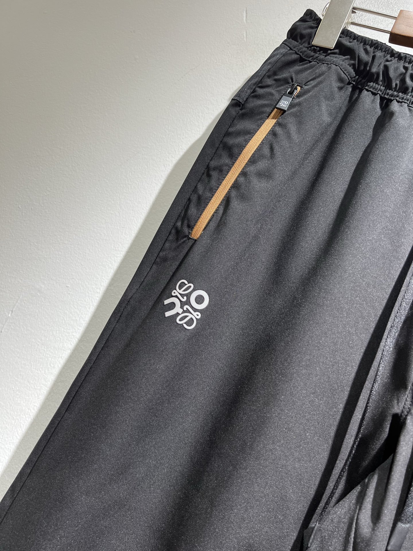  LO*WE/罗*威2025秋冬新品男士时装款高端休闲裤，香港洋行渠道货，日本原厂出品，纯血统品质，完美